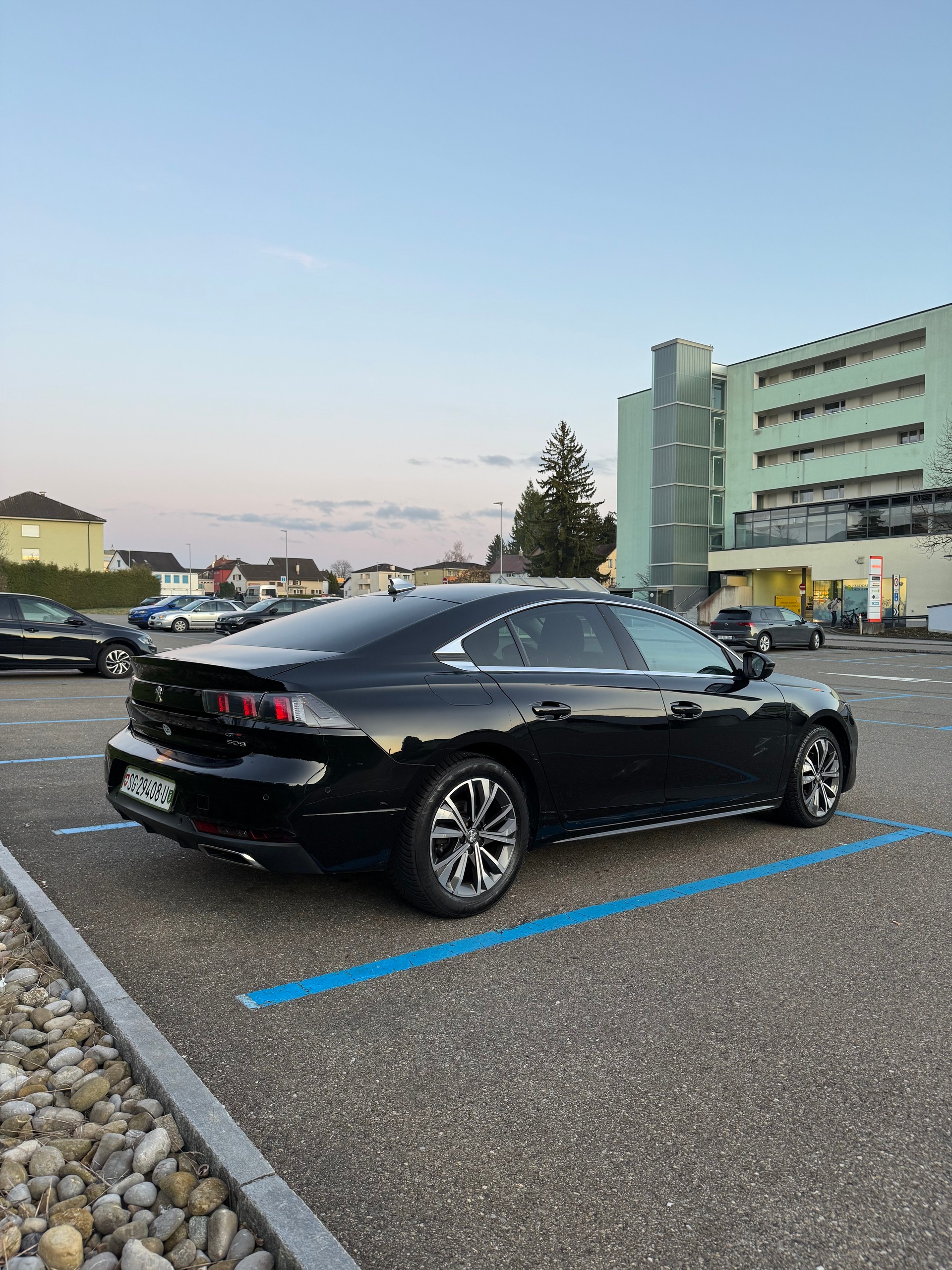 PEUGEOT 508 1.5 Blue HDI Active EAT8-image-2