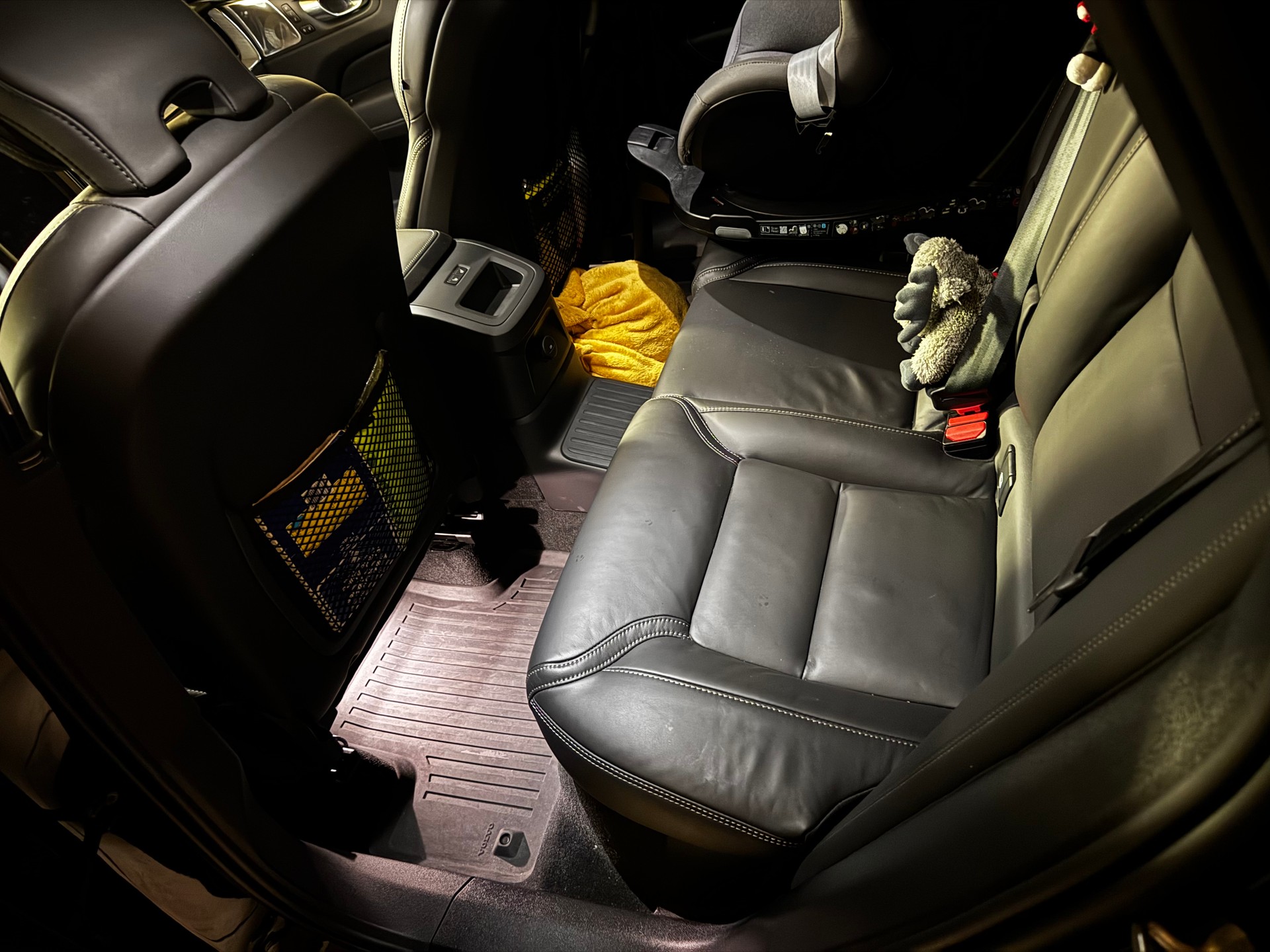 VOLVO XC60 T8 eAWD PluginHybrid Dark Xclusive Geartronic-image-6