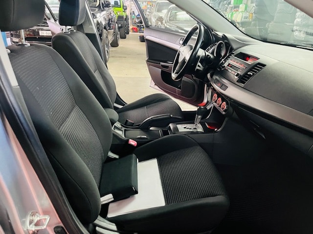 MITSUBISHI Lancer Sportback 1.8 Intense CVT-image-10