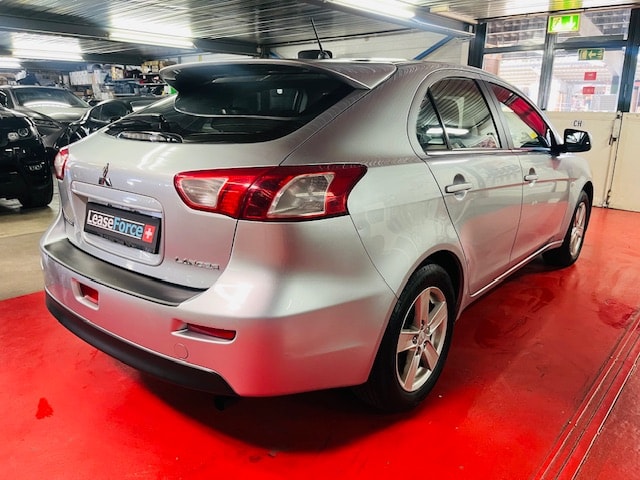 MITSUBISHI Lancer Sportback 1.8 Intense CVT-image-5