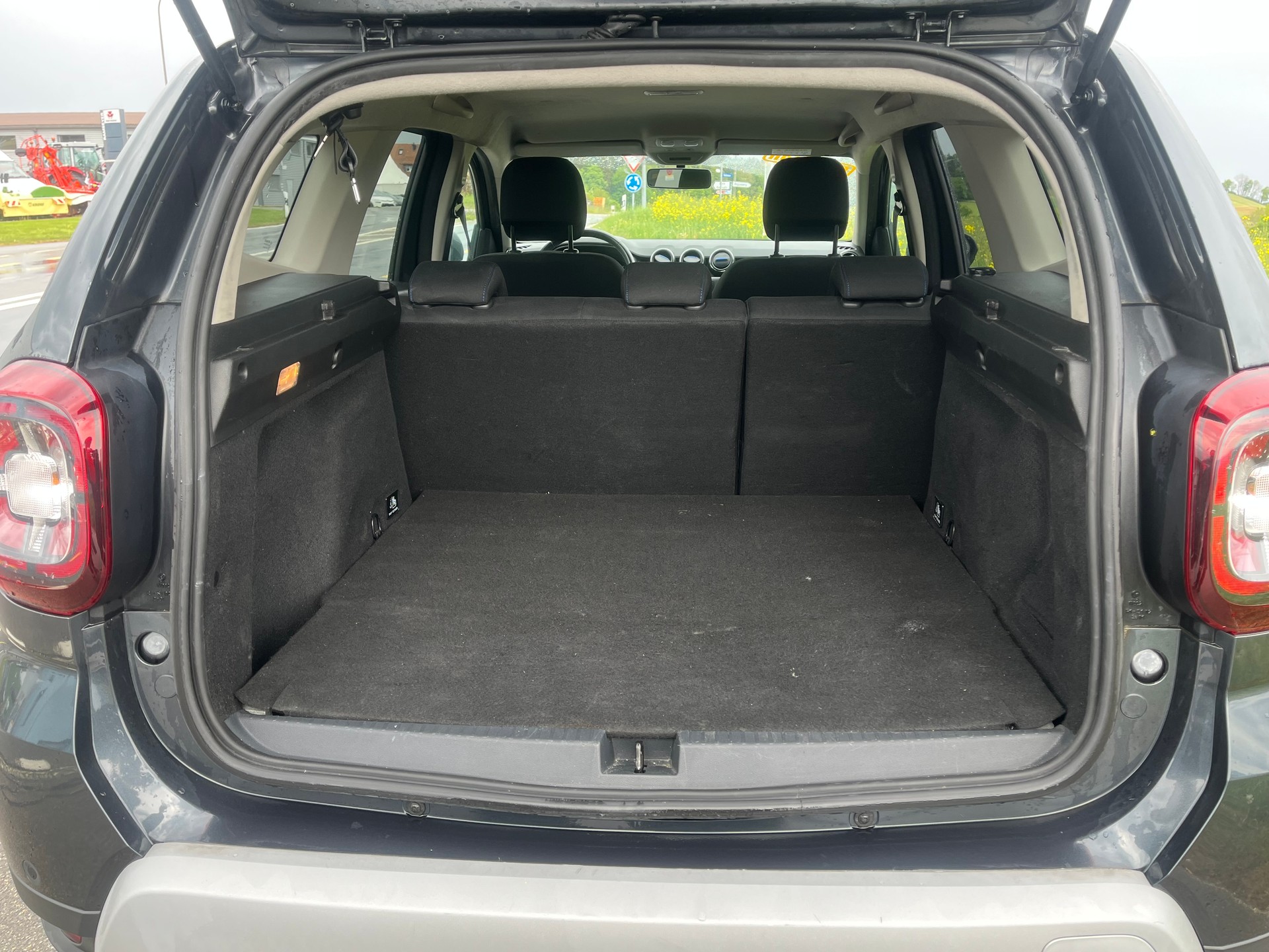 DACIA Duster TCe 150 Celebration 4x4-image-8