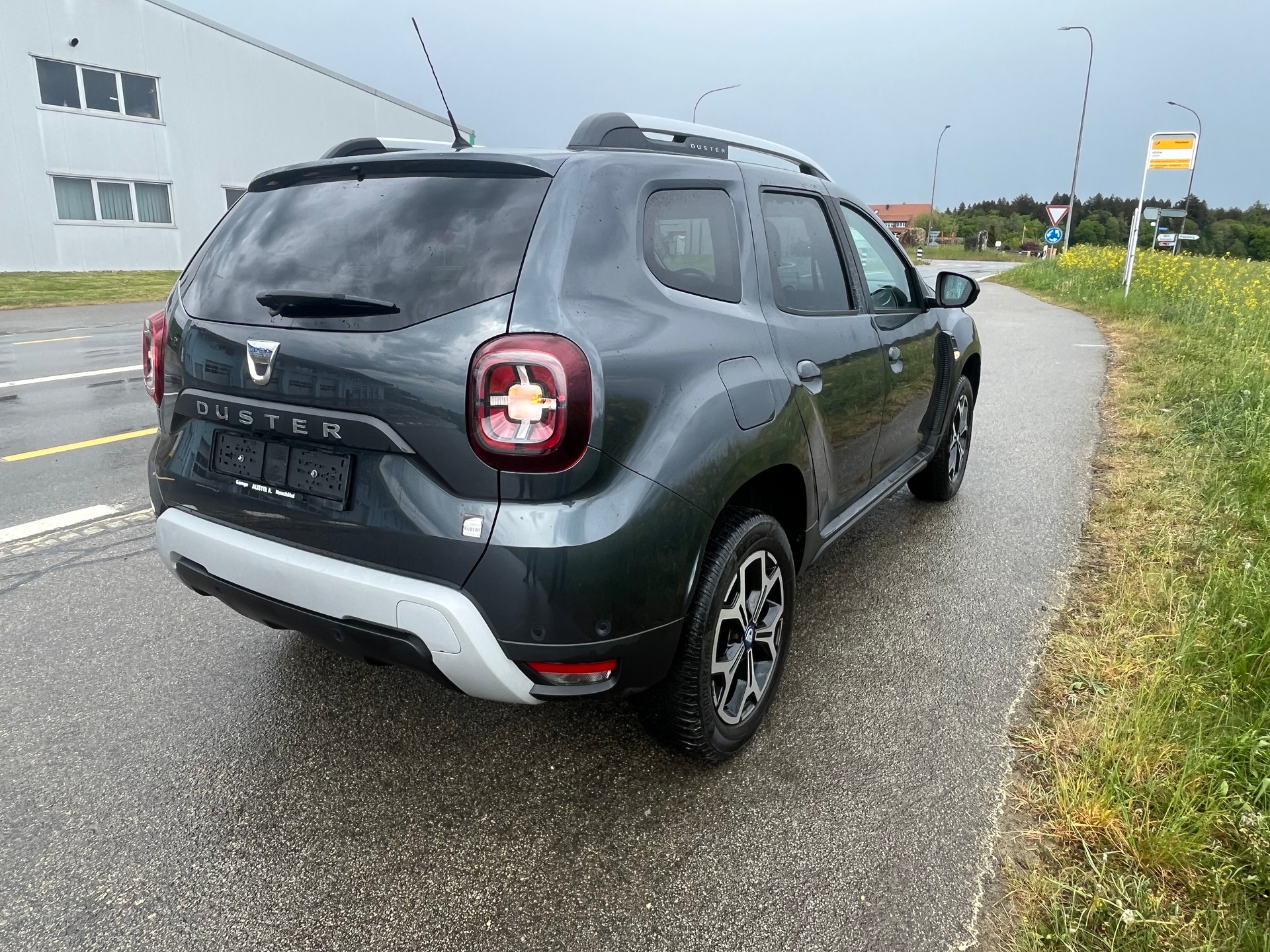 DACIA Duster TCe 150 Celebration 4x4-image-4