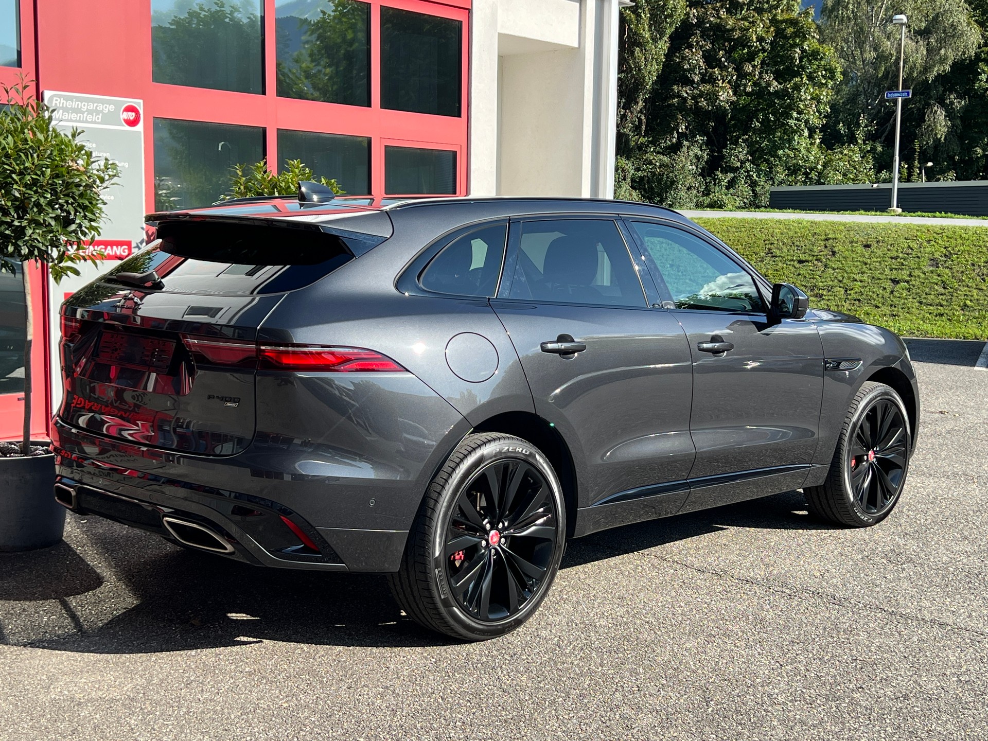 JAGUAR F-Pace 3.0 P400 R-Dynamic MHEV HSE AWD-image-3