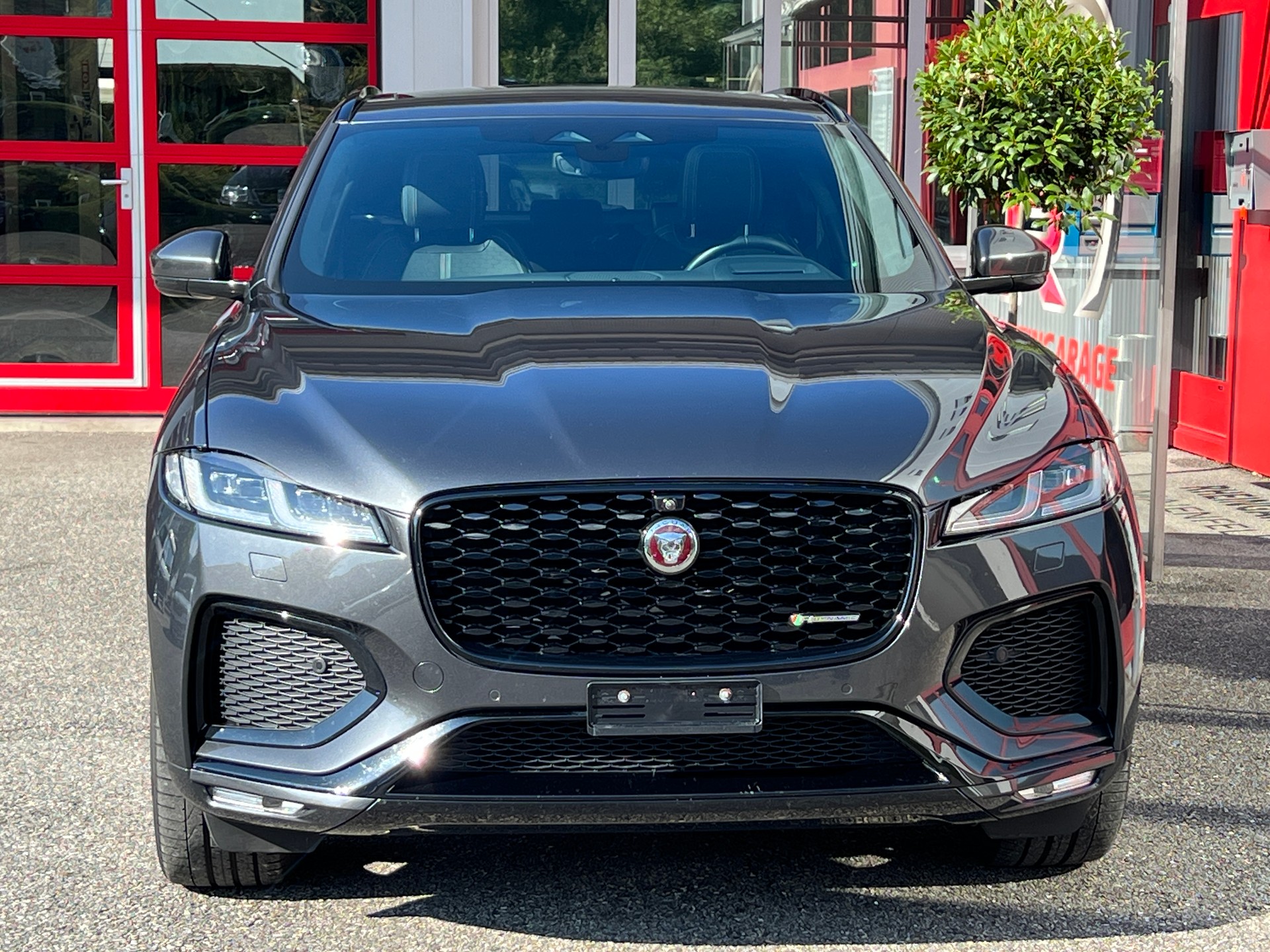 JAGUAR F-Pace 3.0 P400 R-Dynamic MHEV HSE AWD-image-1