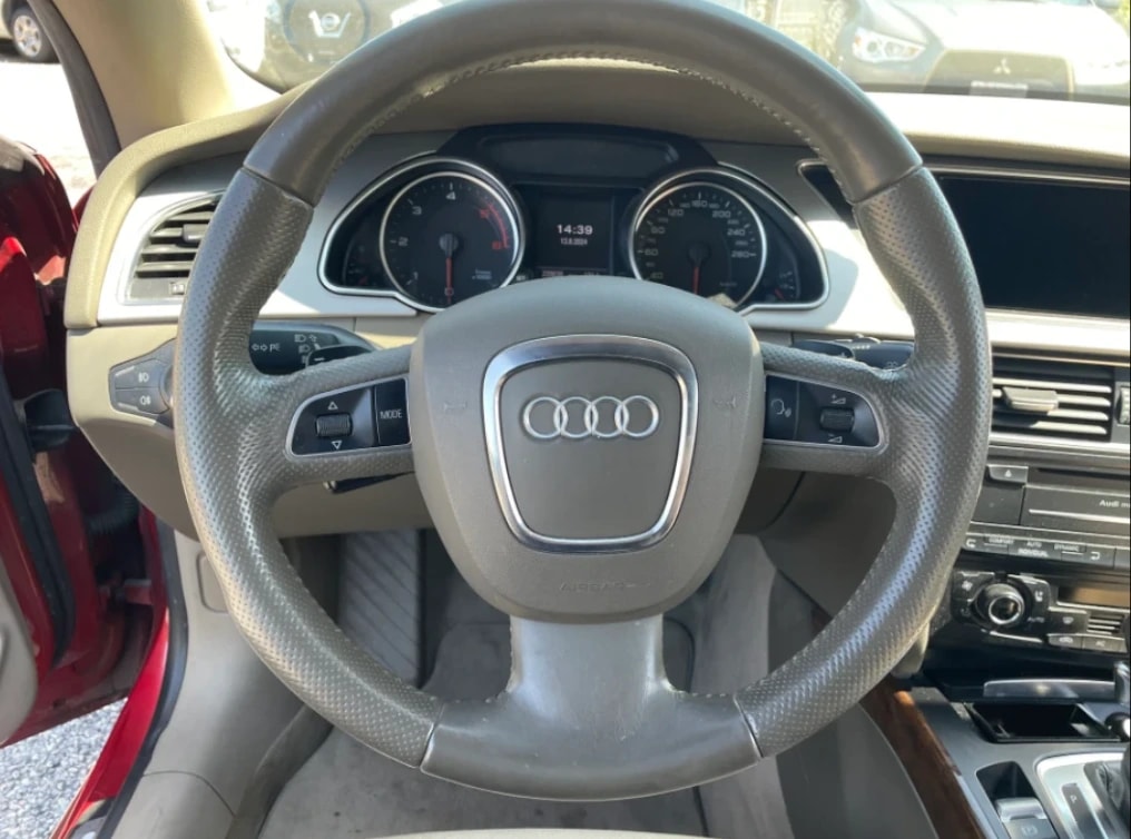 AUDI A5 Cabriolet 3.0 TDI quattro S-tronic-image-6