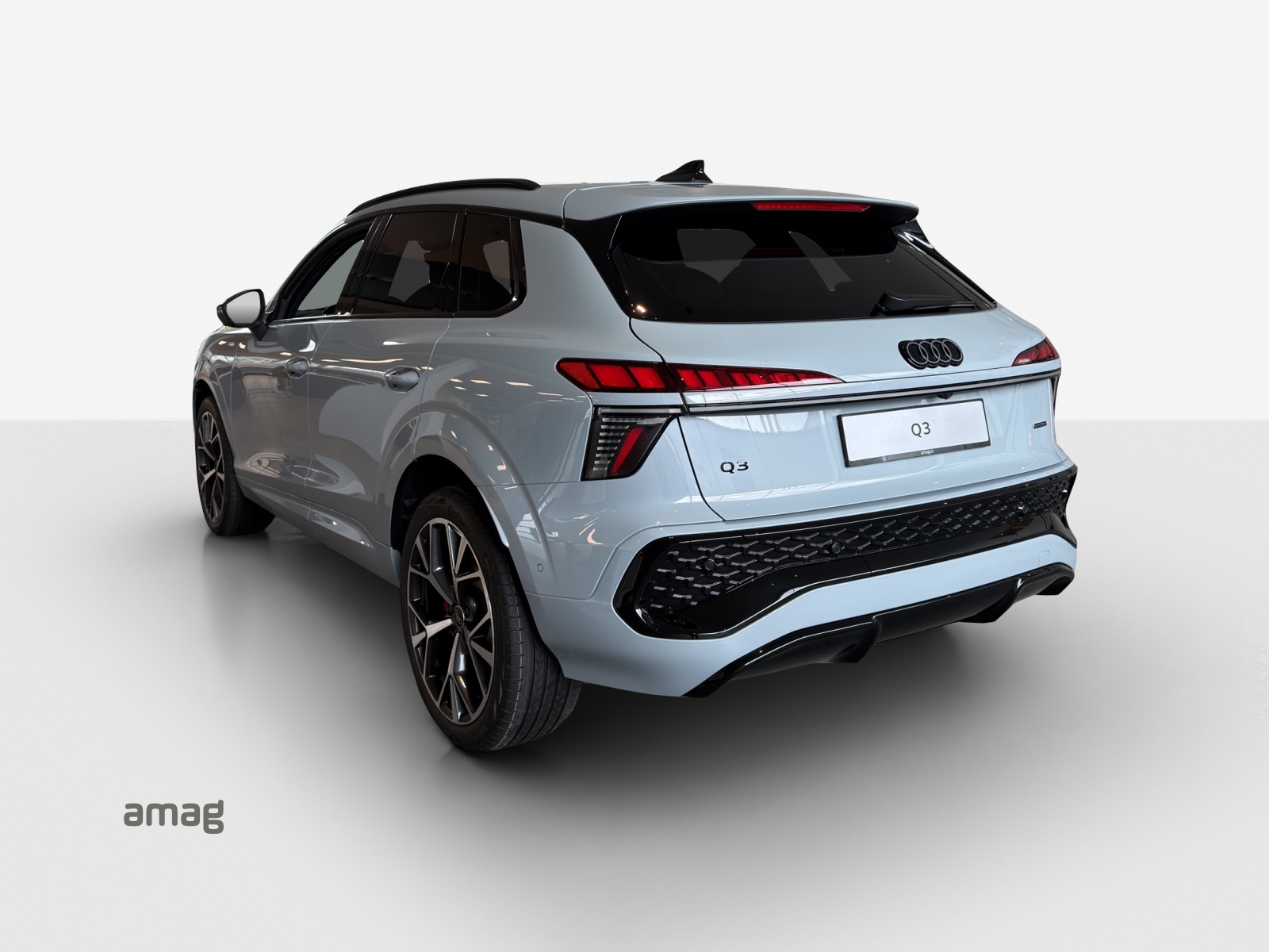 AUDI Q3 SUV TFSI quattro 195 kW S tronic-image-2