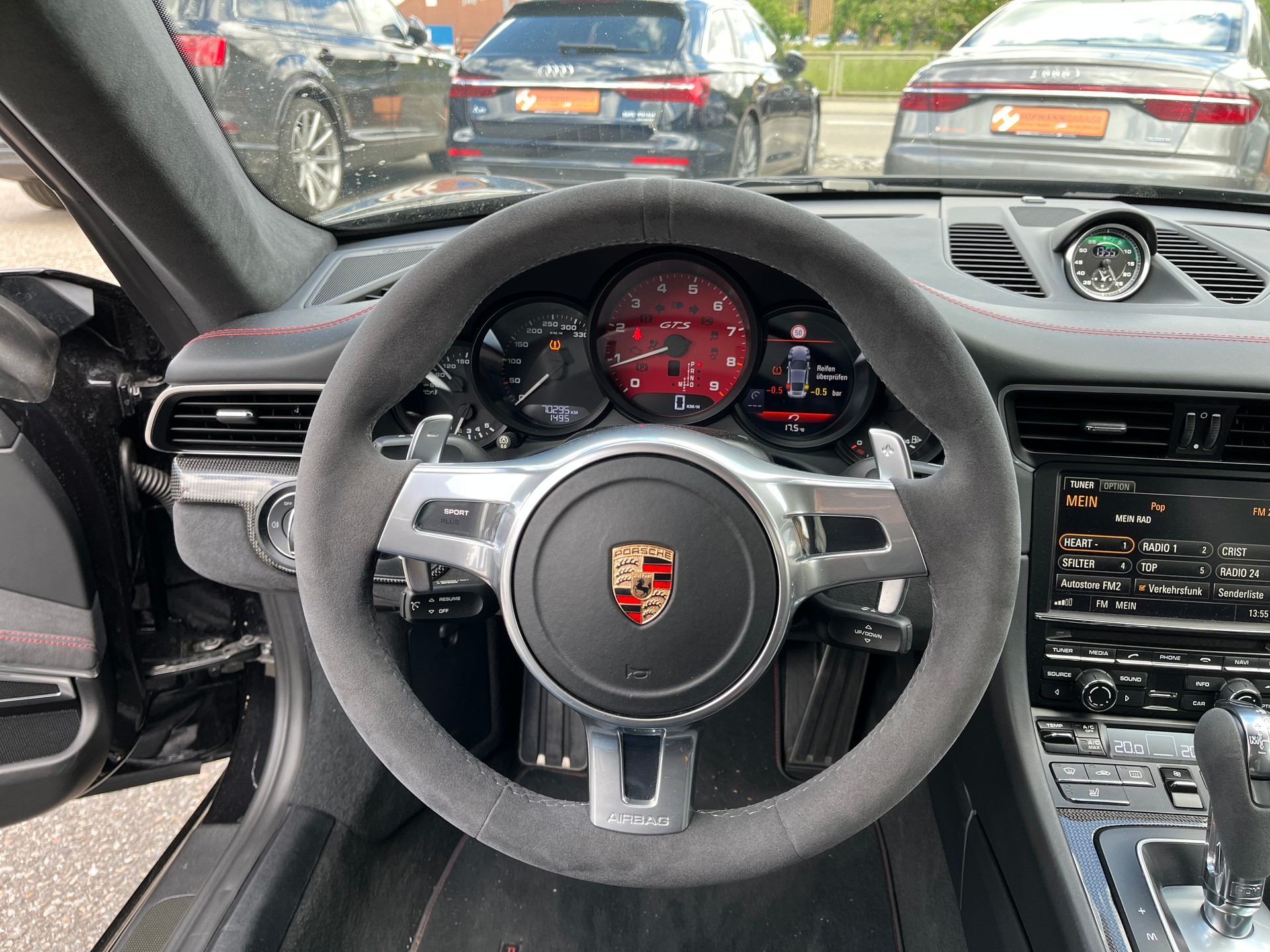 PORSCHE 911 Carrera 4 GTS PDK-image-17