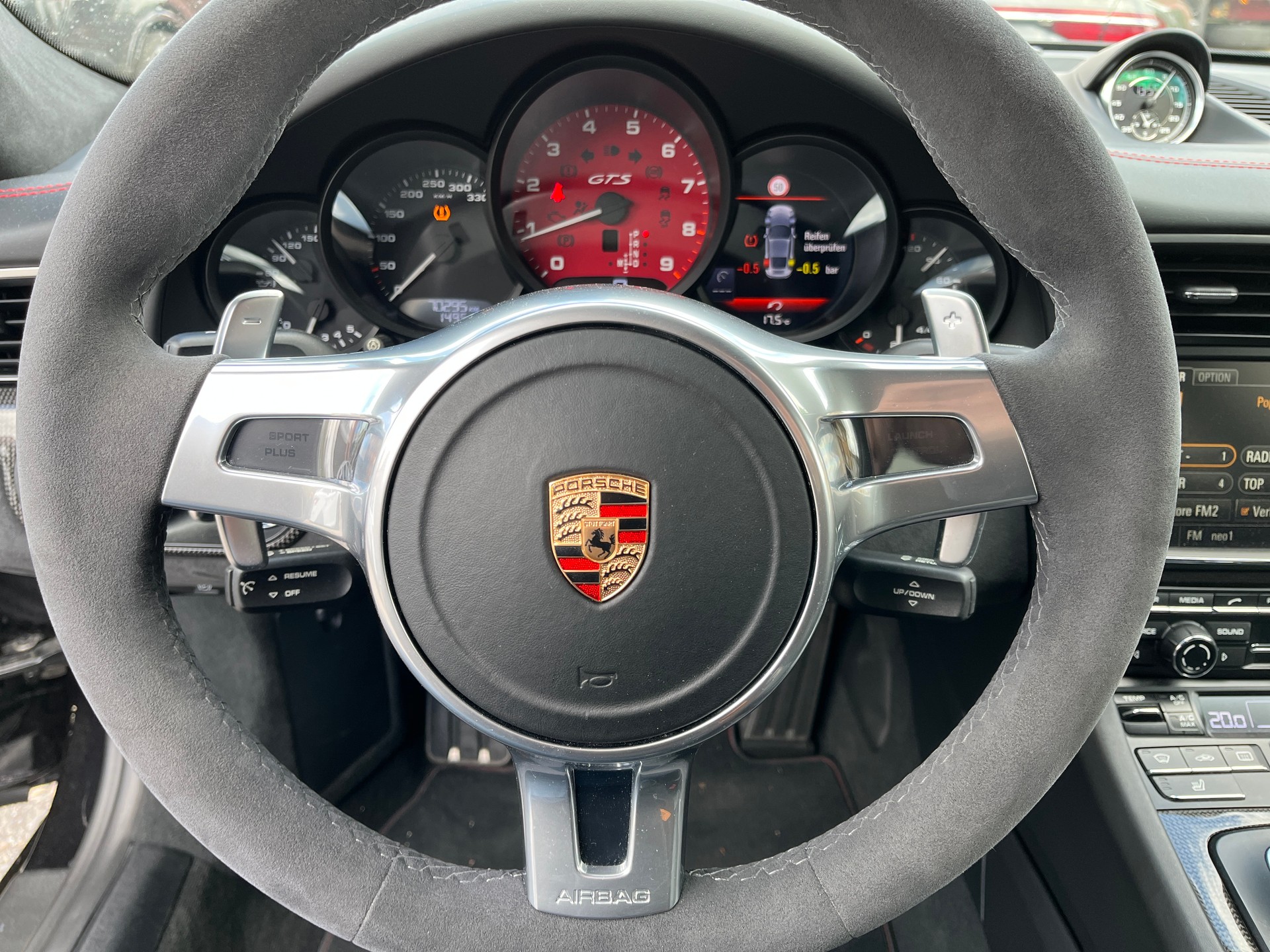 PORSCHE 911 Carrera 4 GTS PDK-image-19