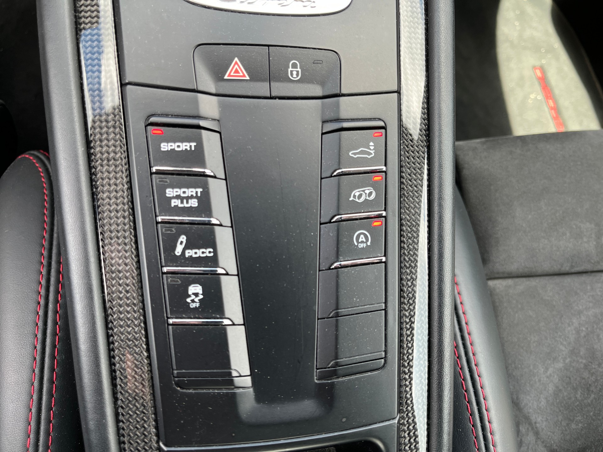 PORSCHE 911 Carrera 4 GTS PDK-image-12
