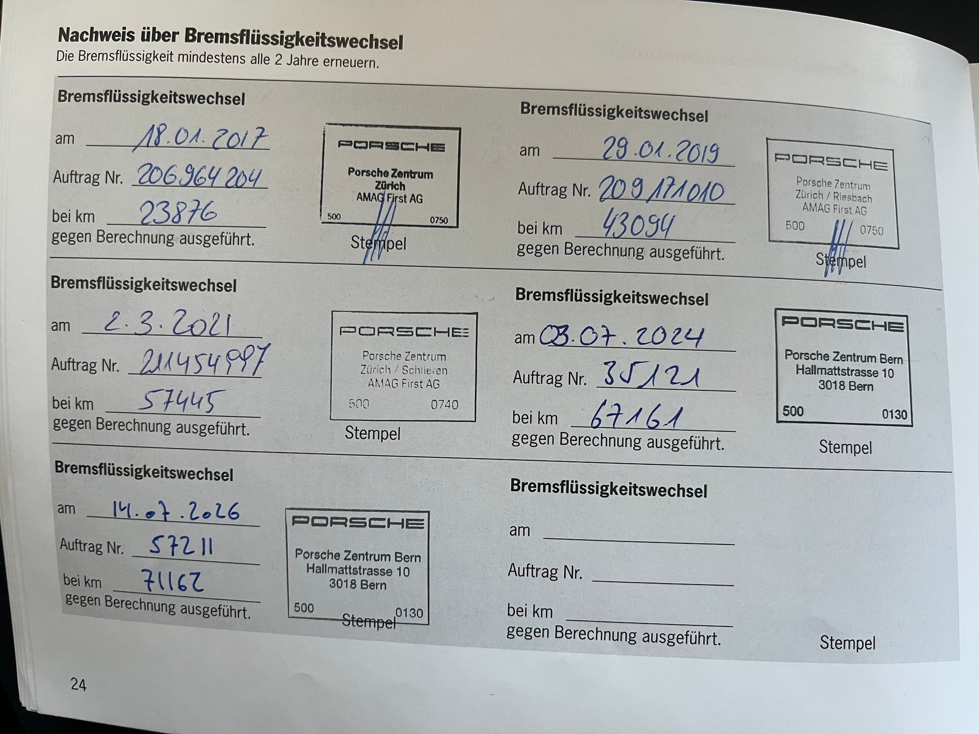 PORSCHE 911 Carrera 4 GTS PDK / Porsche Garantie bis Juli 2027 / Frisch ab grossem Porsche Service-image-22