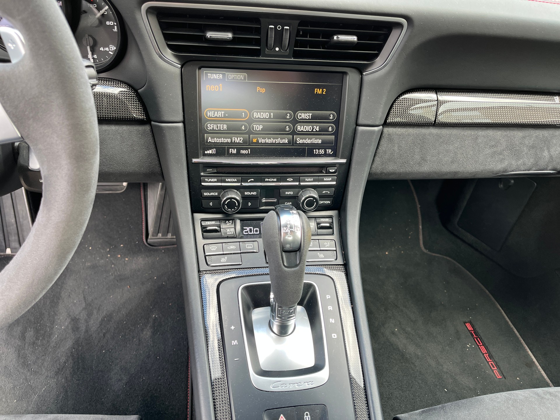 PORSCHE 911 Carrera 4 GTS PDK-image-18