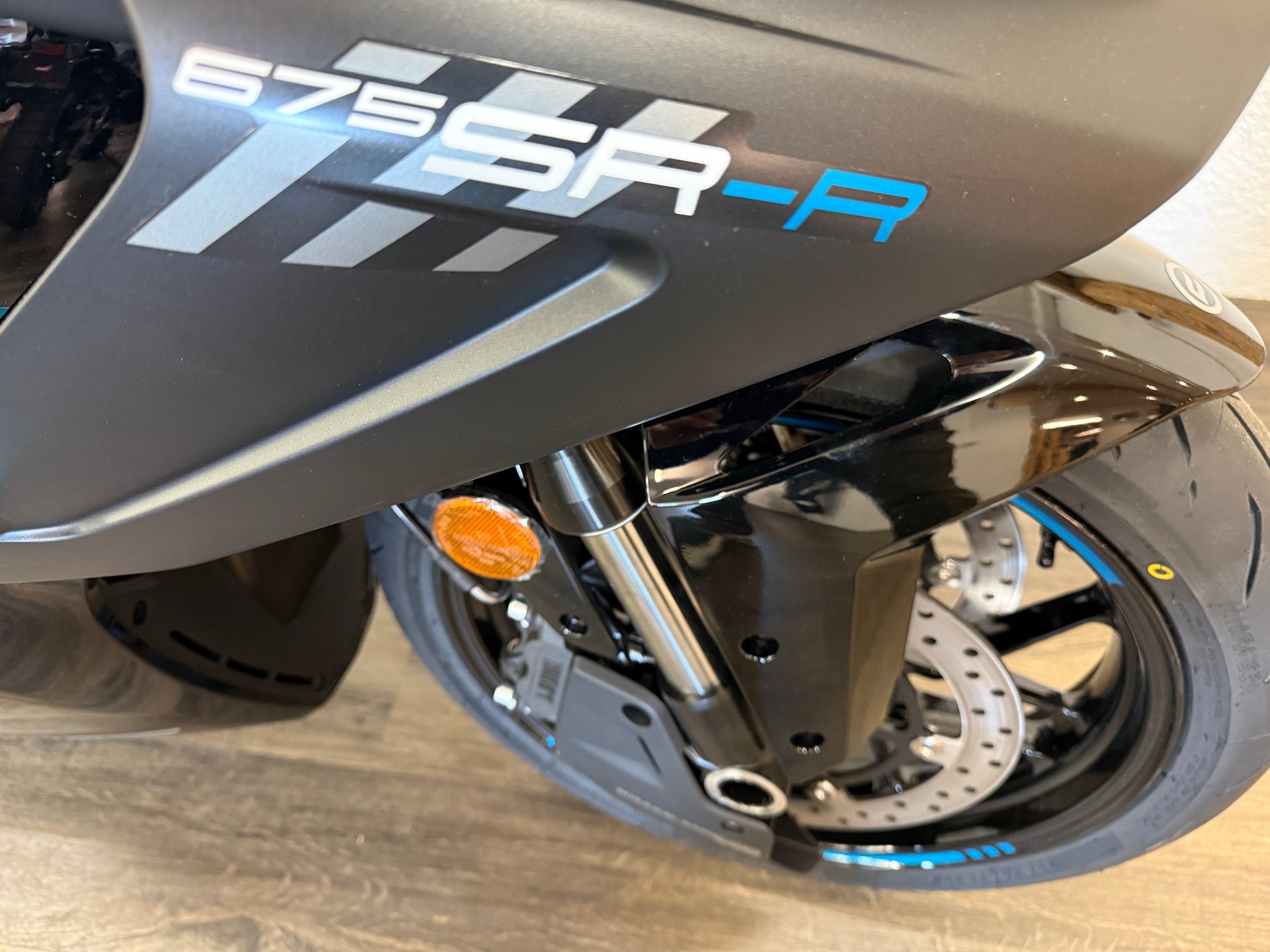 CF MOTO 675 SR-R-showroom-element-2