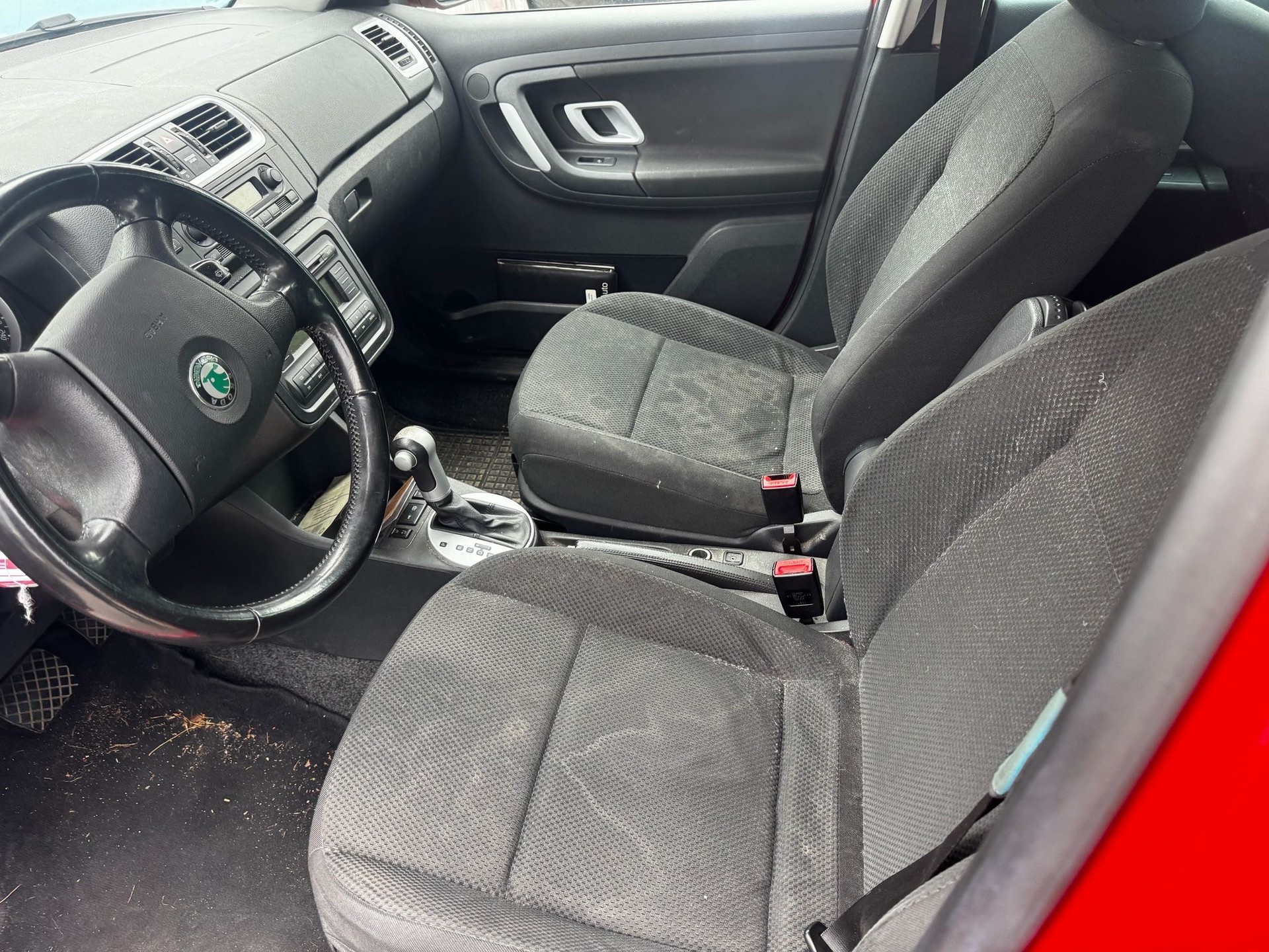 SKODA Fabia 1.6 Elegance Tiptronic-image-8