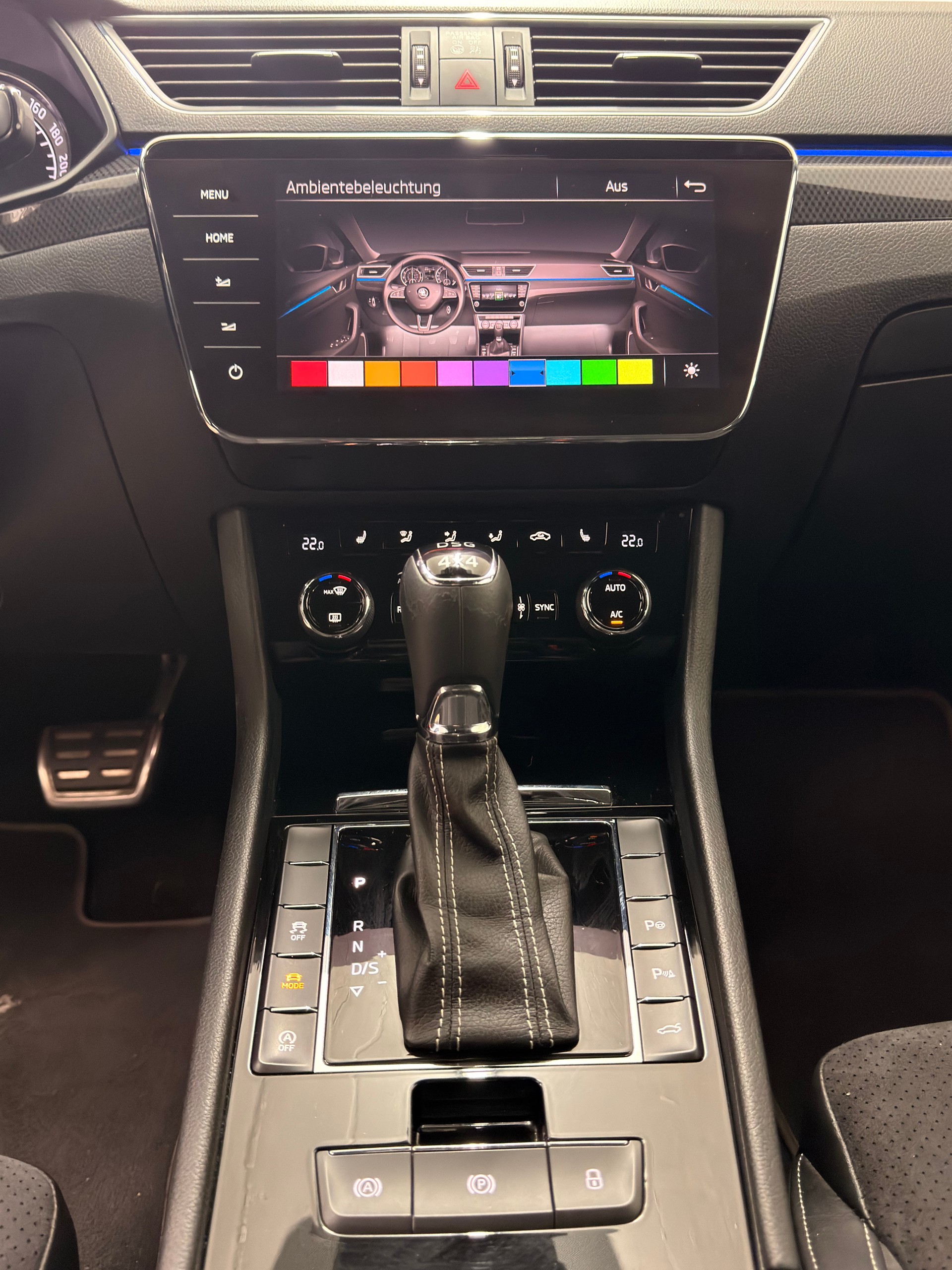 SKODA Superb Combi 2.0 TDi SportLine+ 4x4 DSG-image-11