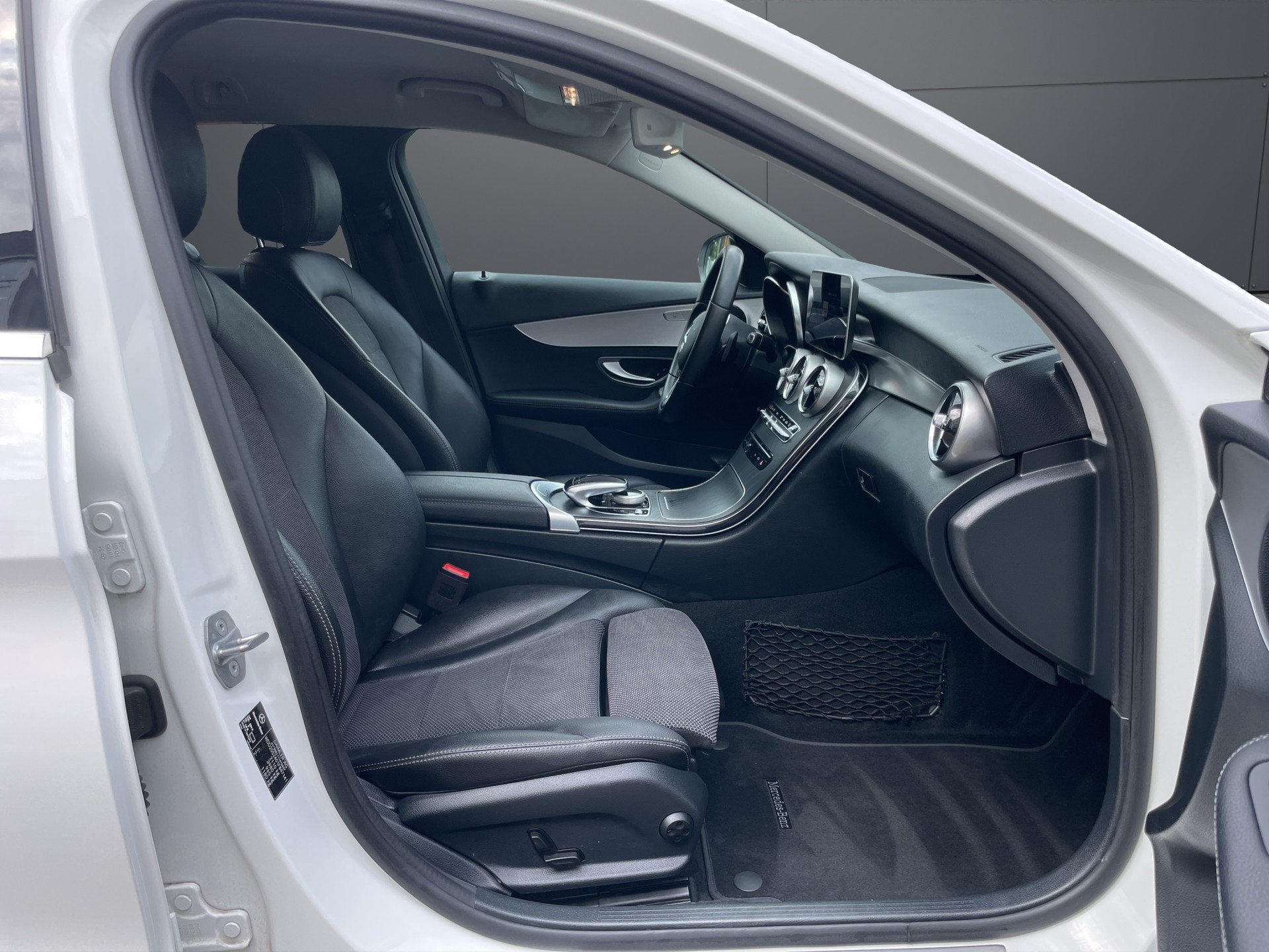 MERCEDES-BENZ C 180 Avantgarde 9G-Tronic-image-7