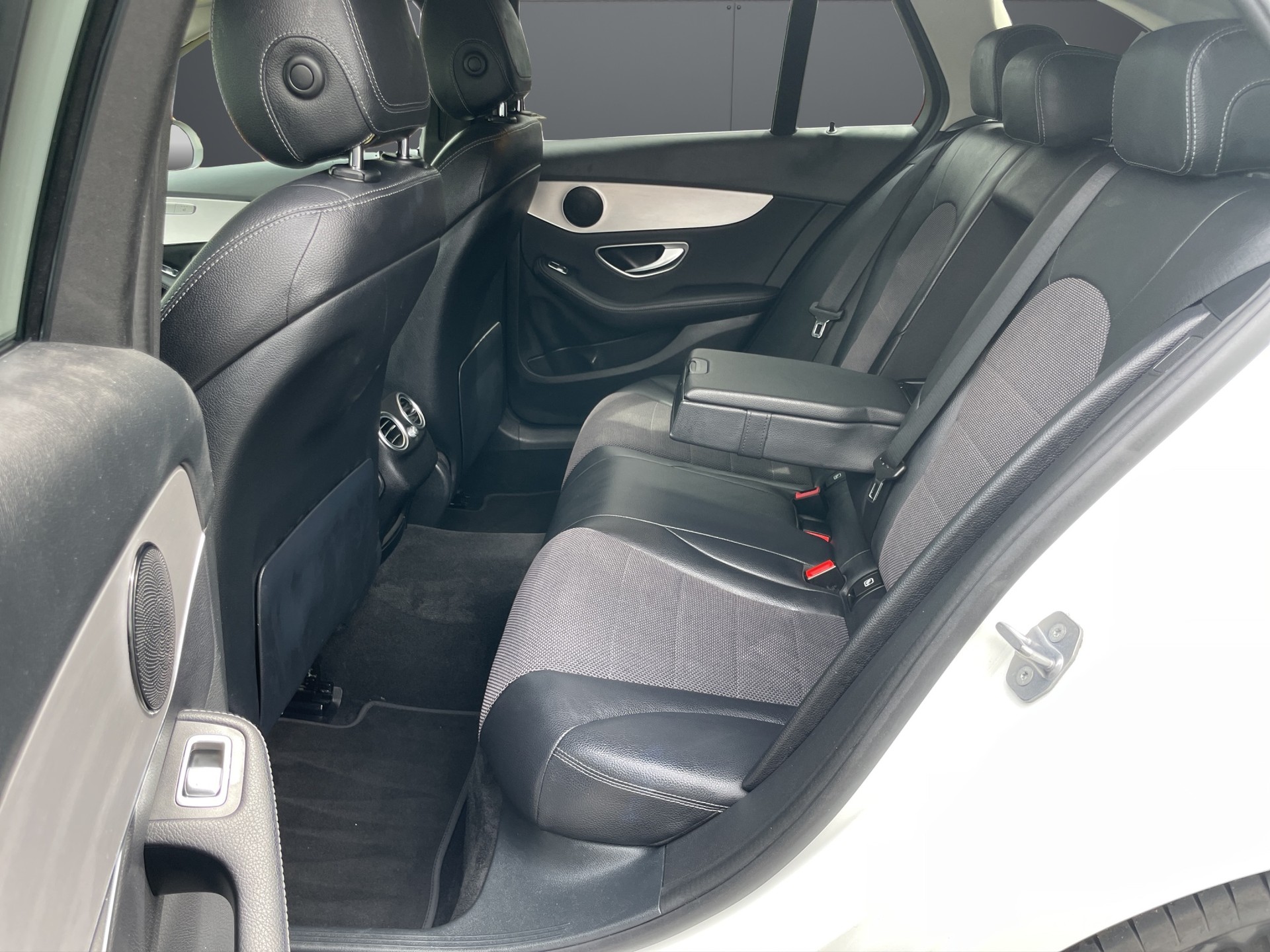 MERCEDES-BENZ C 180 Avantgarde 9G-Tronic-image-8