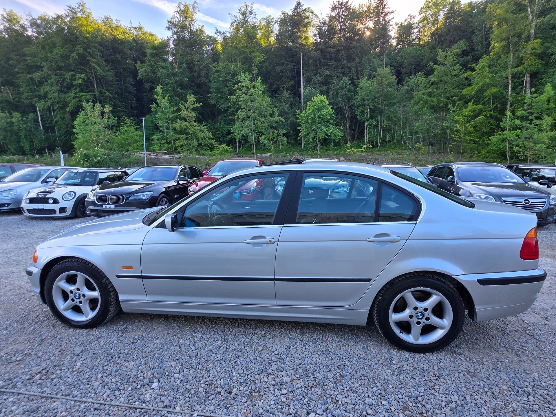 BMW 328i *** Frisch ab MFK / Frisch ab Service / Gratis Lieferung ***-showroom-element-1