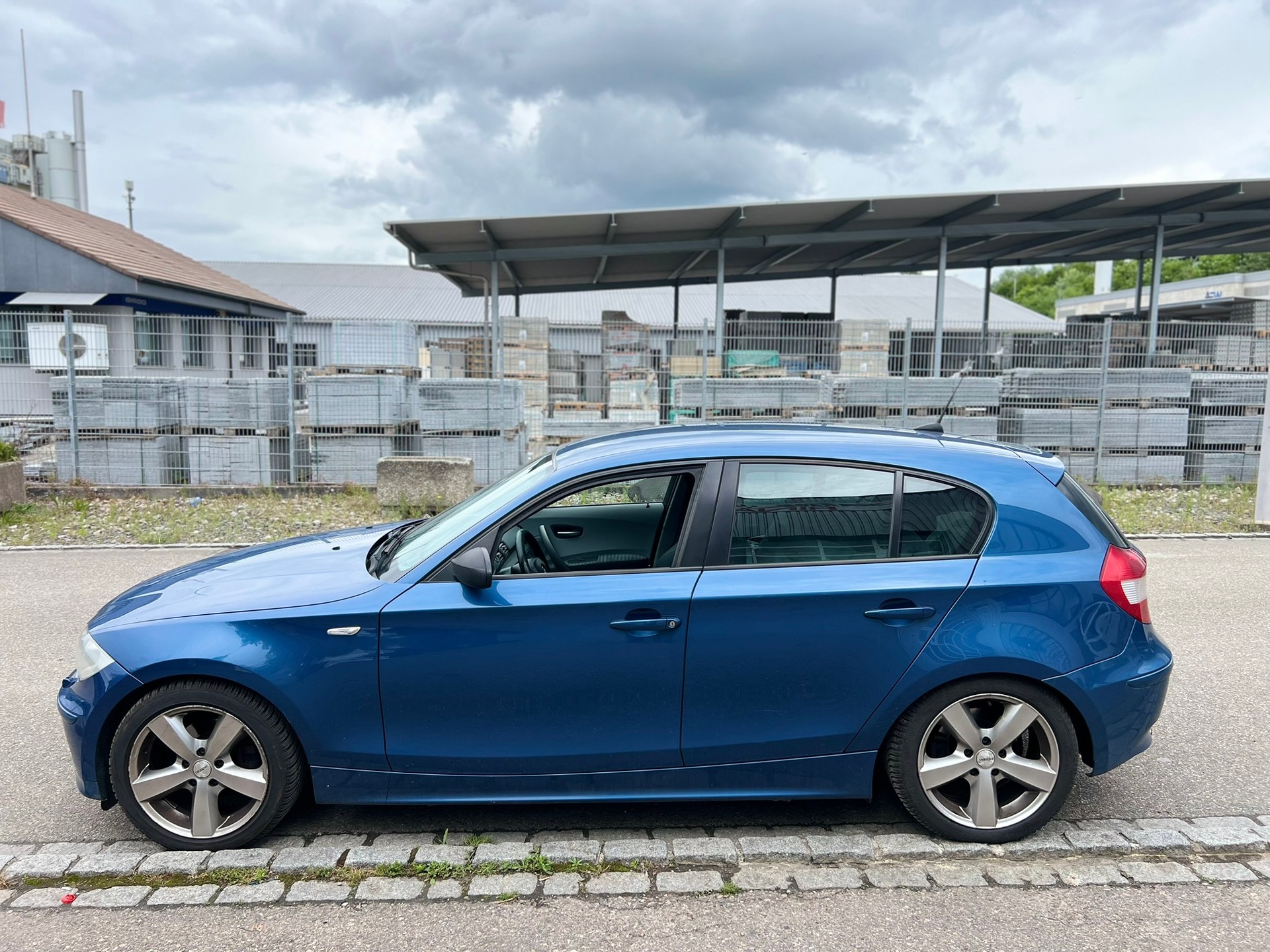 BMW 120i-image-4