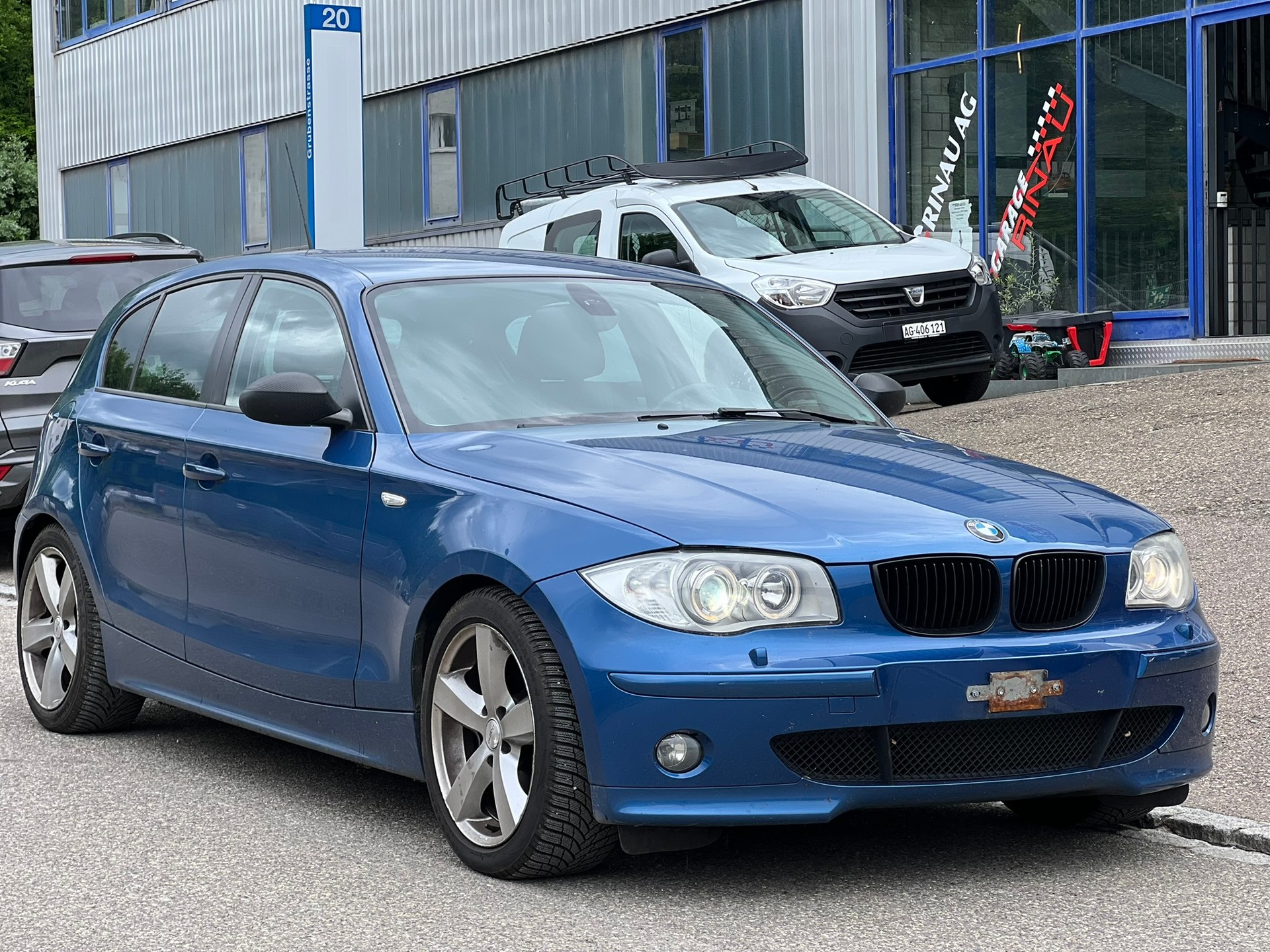 BMW 120i-image-2