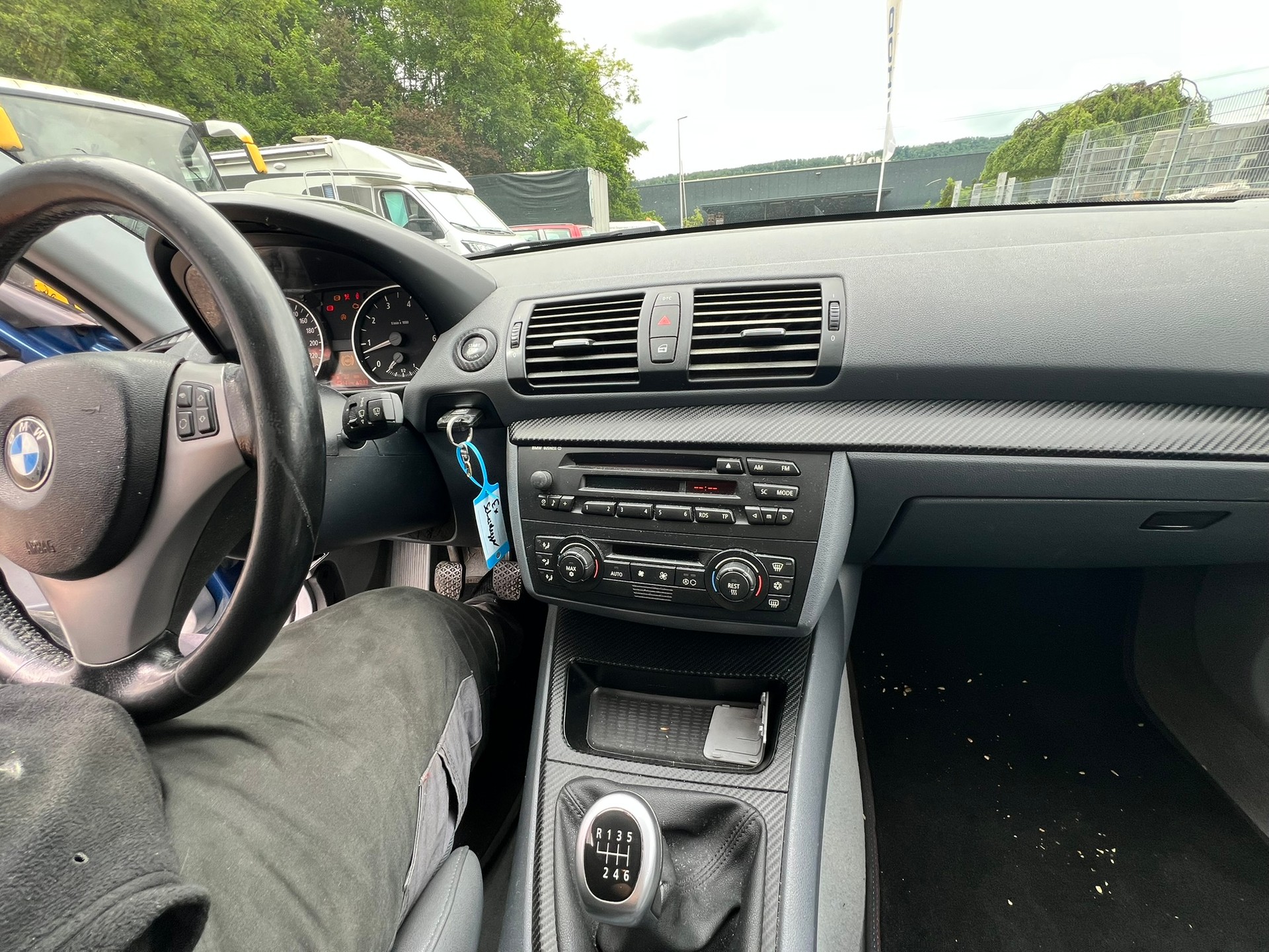 BMW 120i-image-14