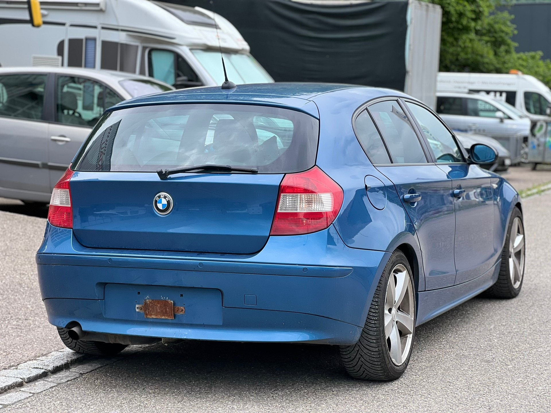 BMW 120i-image-5