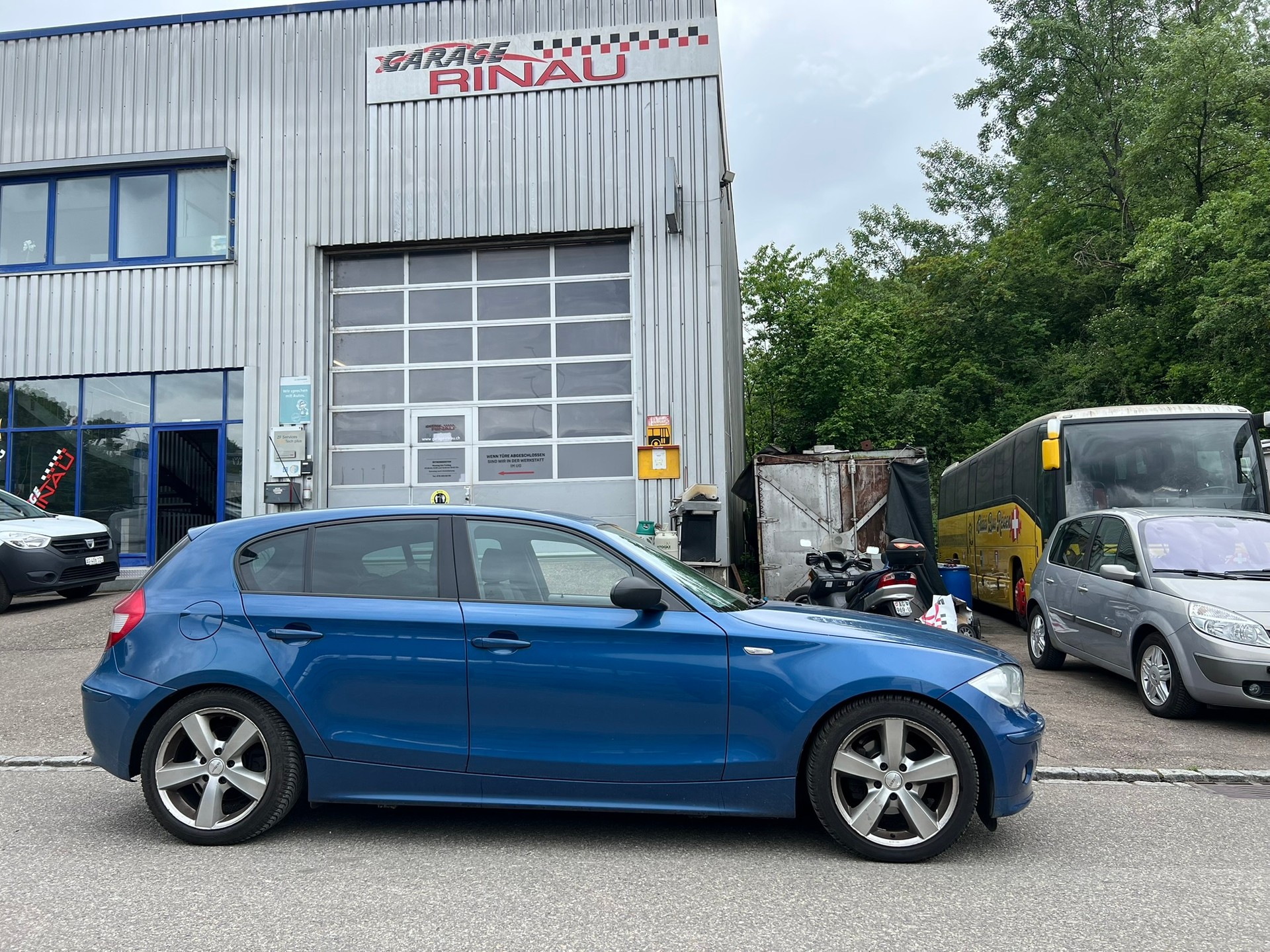 BMW 120i-image-3