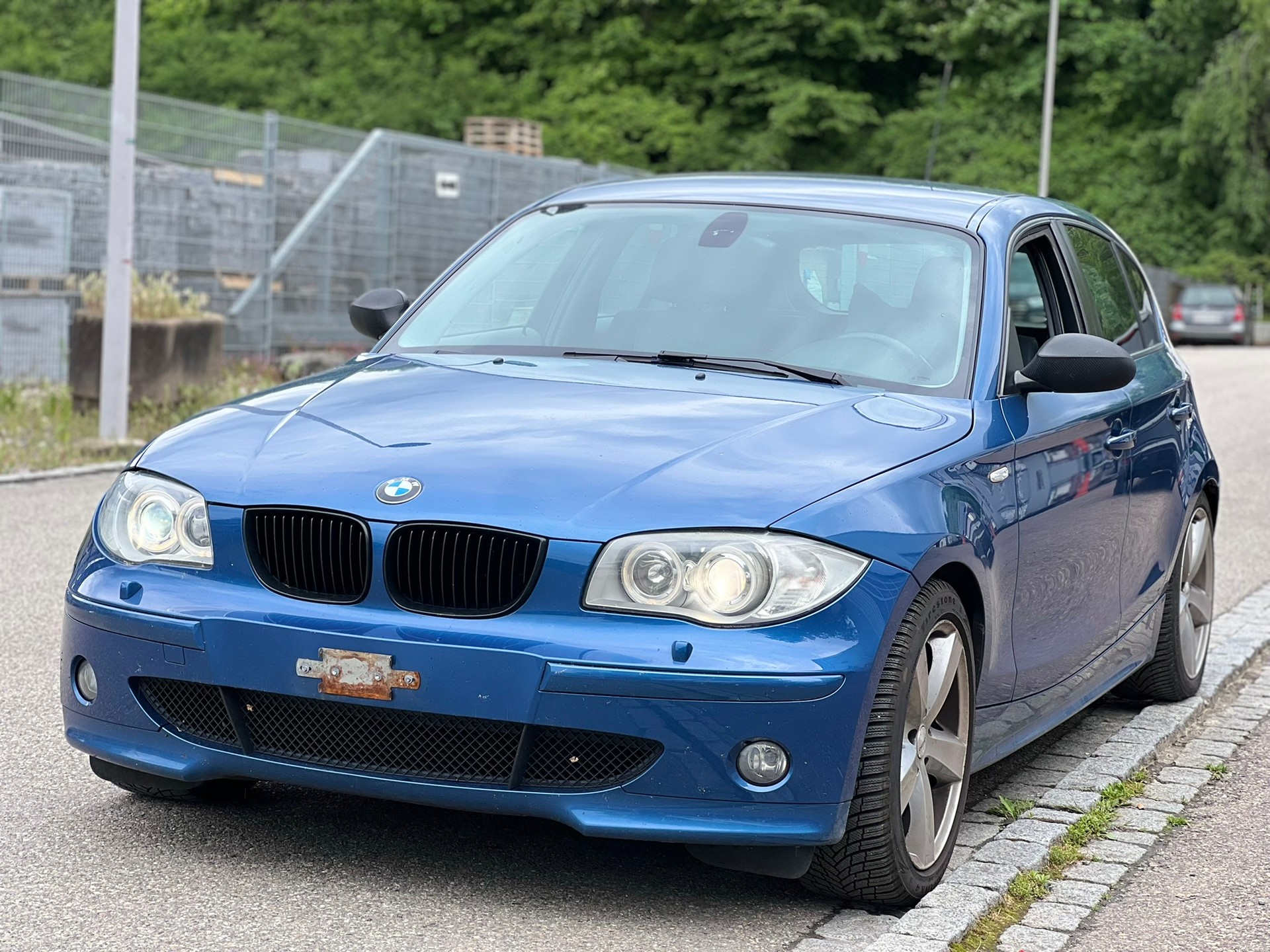 BMW 120i-image-1