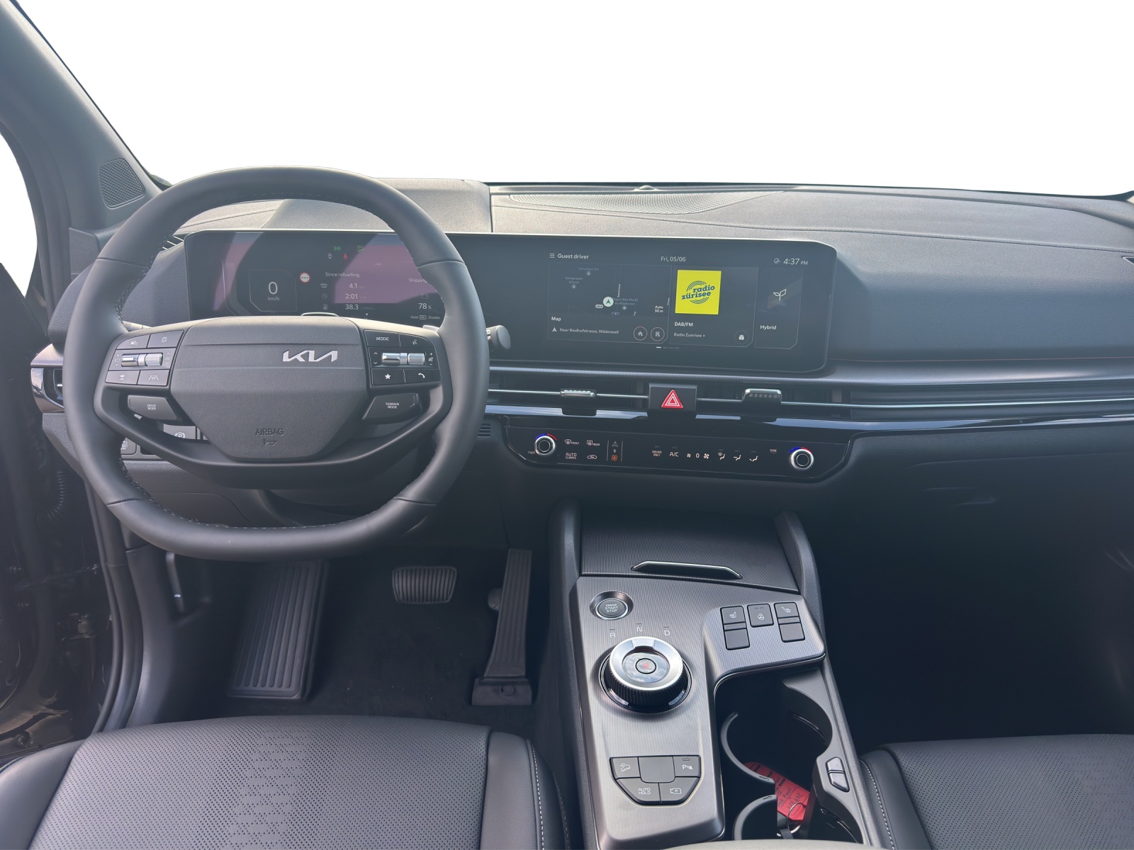KIA Sportage 1.6 T-GDi Hybrid Black Edition-image-4