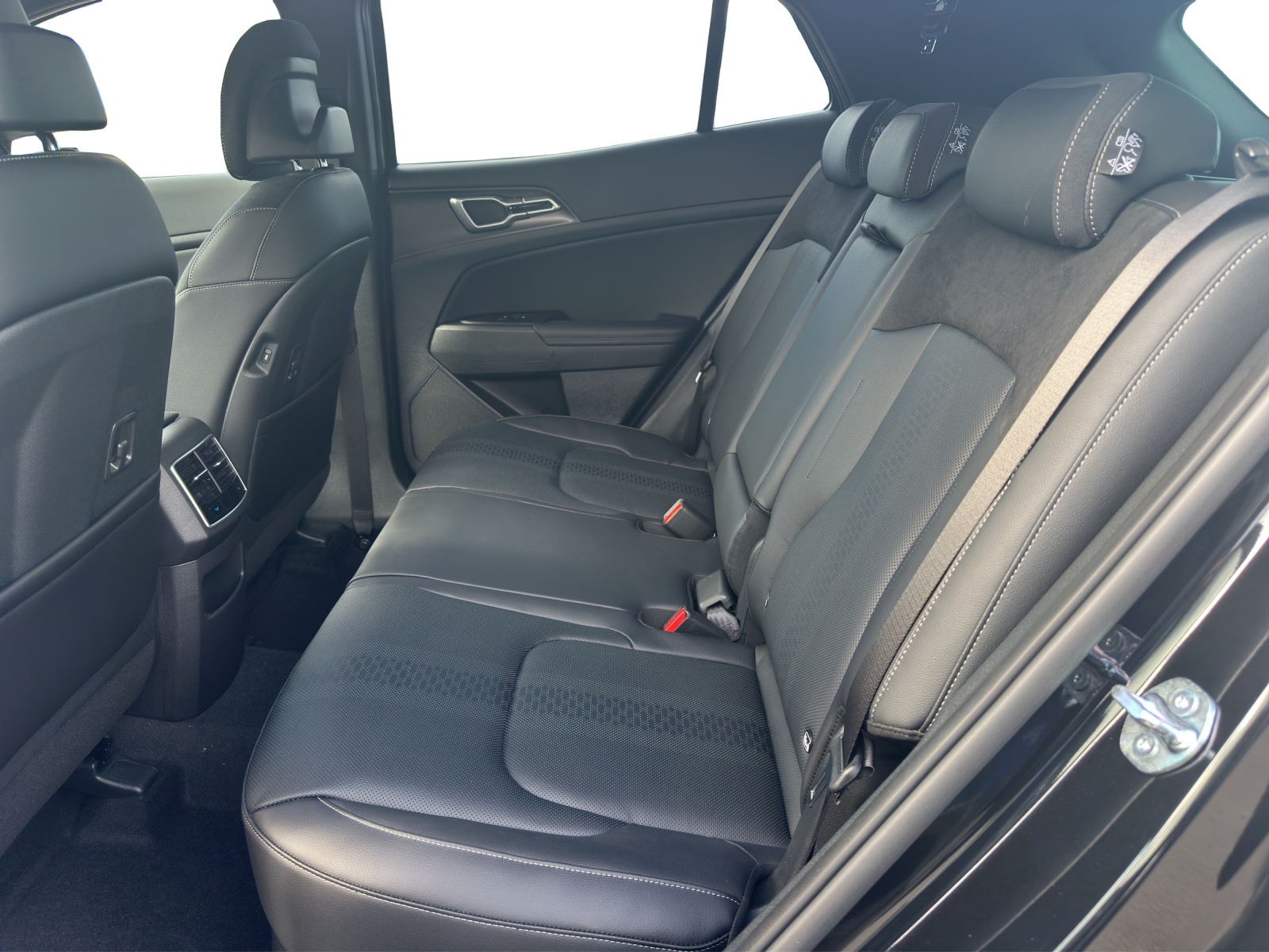 KIA Sportage 1.6 T-GDi Hybrid Black Edition-image-7