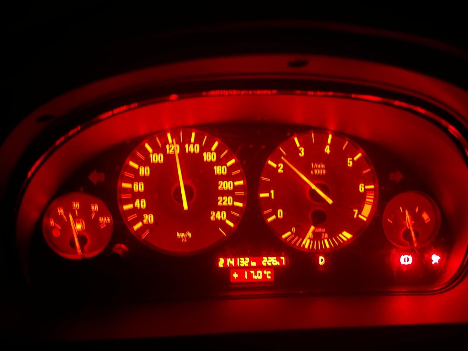 BMW 523i-image-7