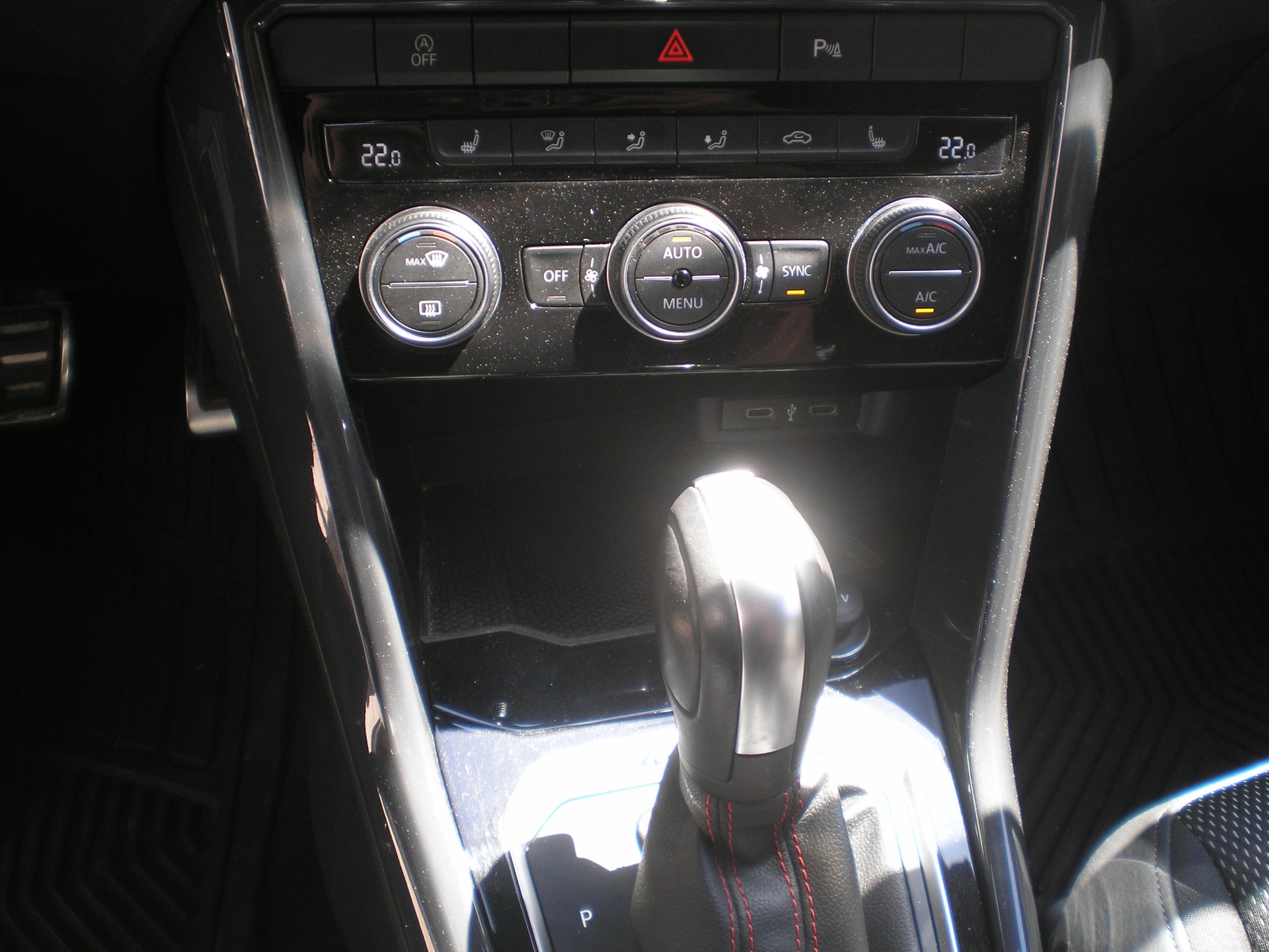 VW T-Roc 2.0 TSI Sport DSG 4Motion-image-6