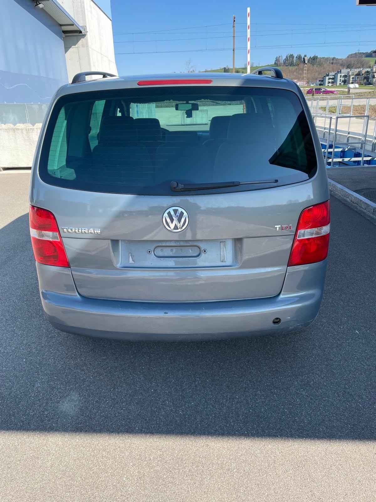 VW Touran 2.0 TDI Trendline-image-3