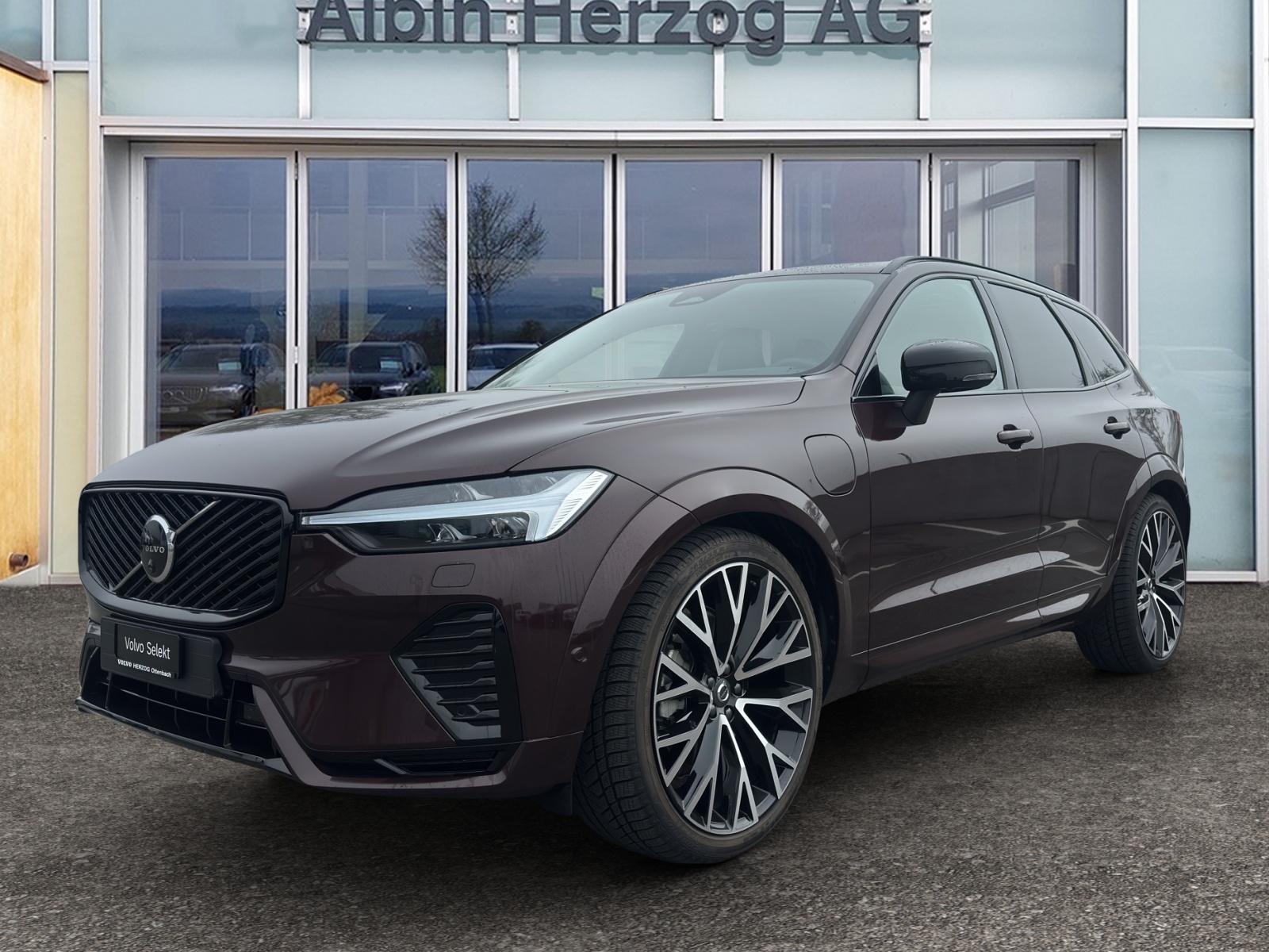 VOLVO XC60 2.0 T8 TE Ultra Dark eAWD-image-0