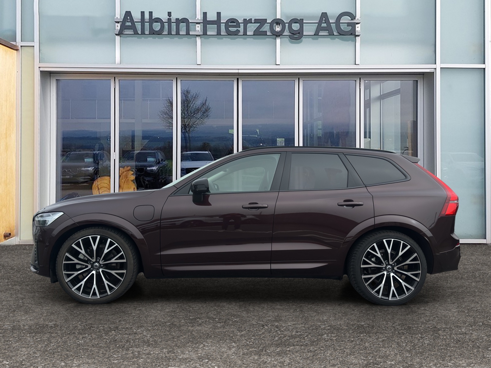 VOLVO XC60 2.0 T8 TE Ultra Dark eAWD-image-1
