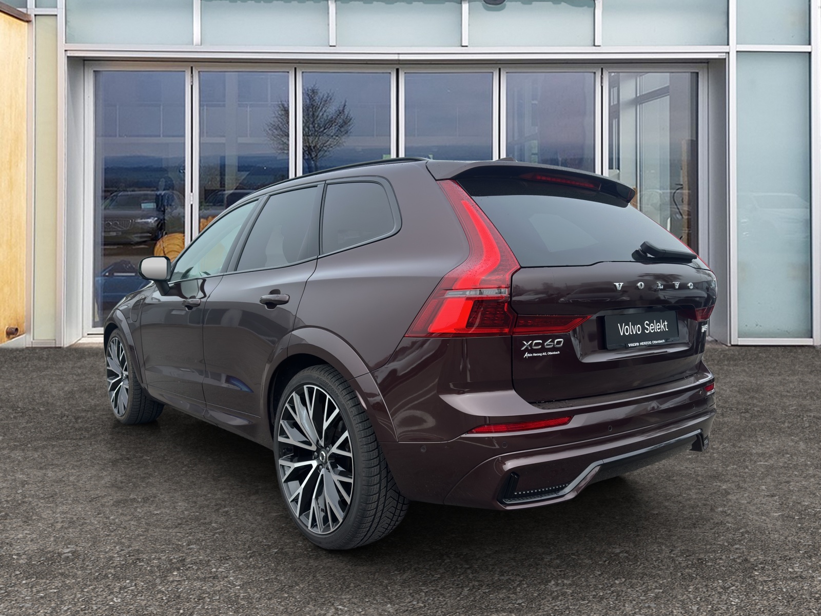 VOLVO XC60 2.0 T8 TE Ultra Dark eAWD-image-2