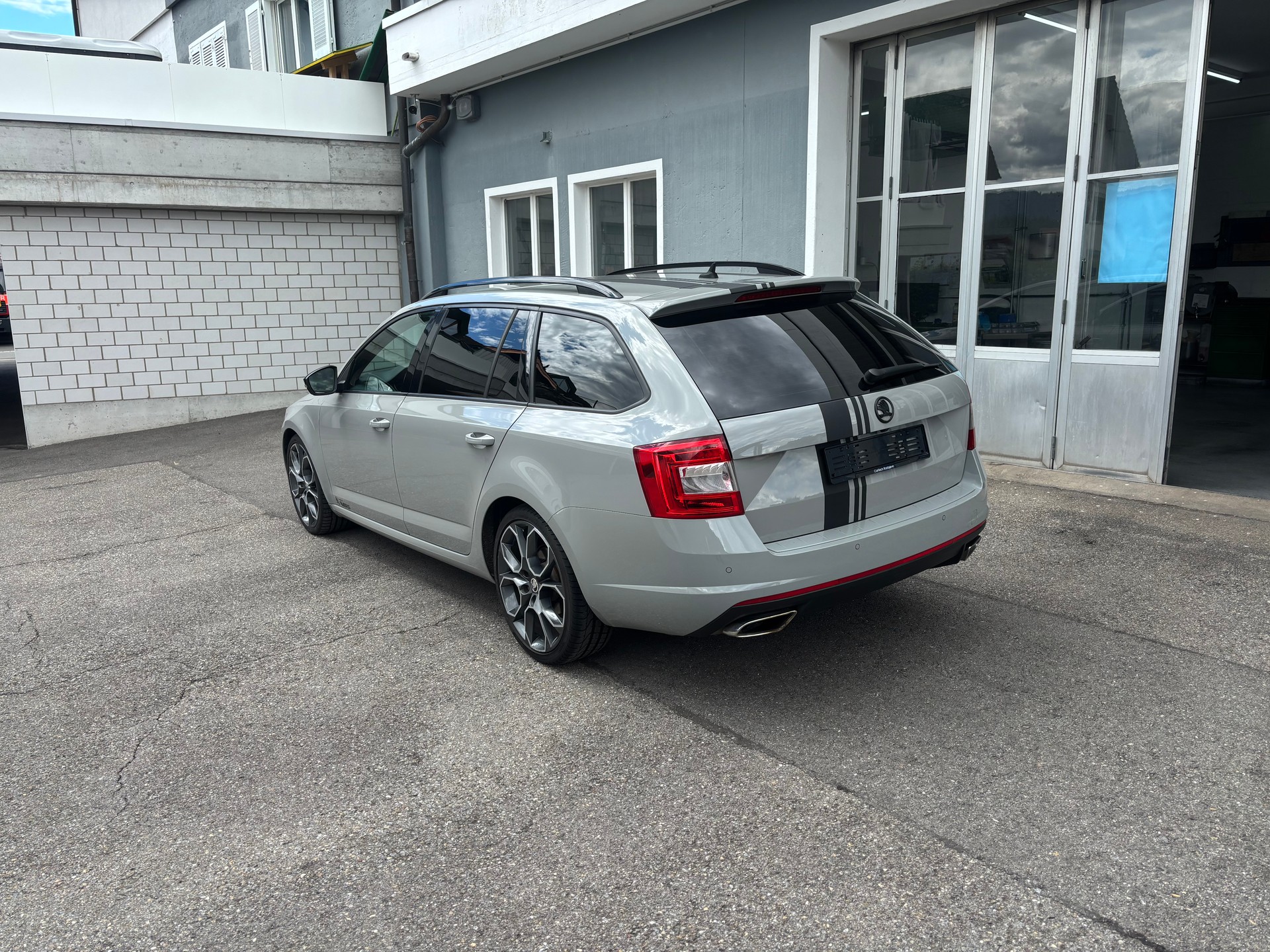 SKODA Octavia Combi 2.0 TDI RS 4x4 DSG-image-1