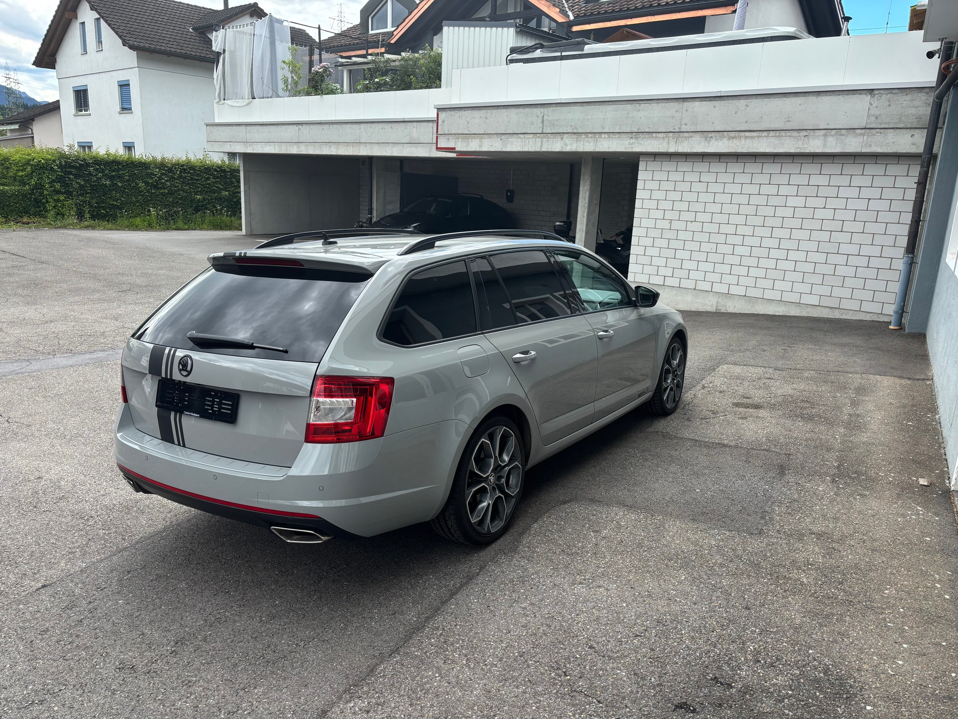 SKODA Octavia Combi 2.0 TDI RS 4x4 DSG-image-2