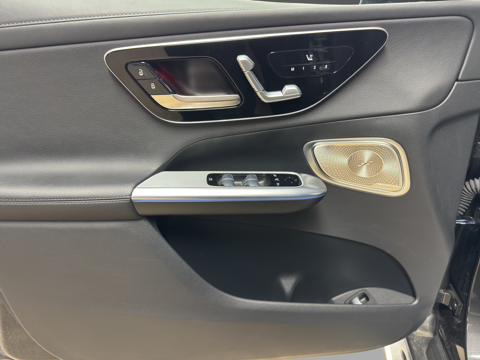 MERCEDES-BENZ GLC 400 e 4M 9G-Tronic-image-12