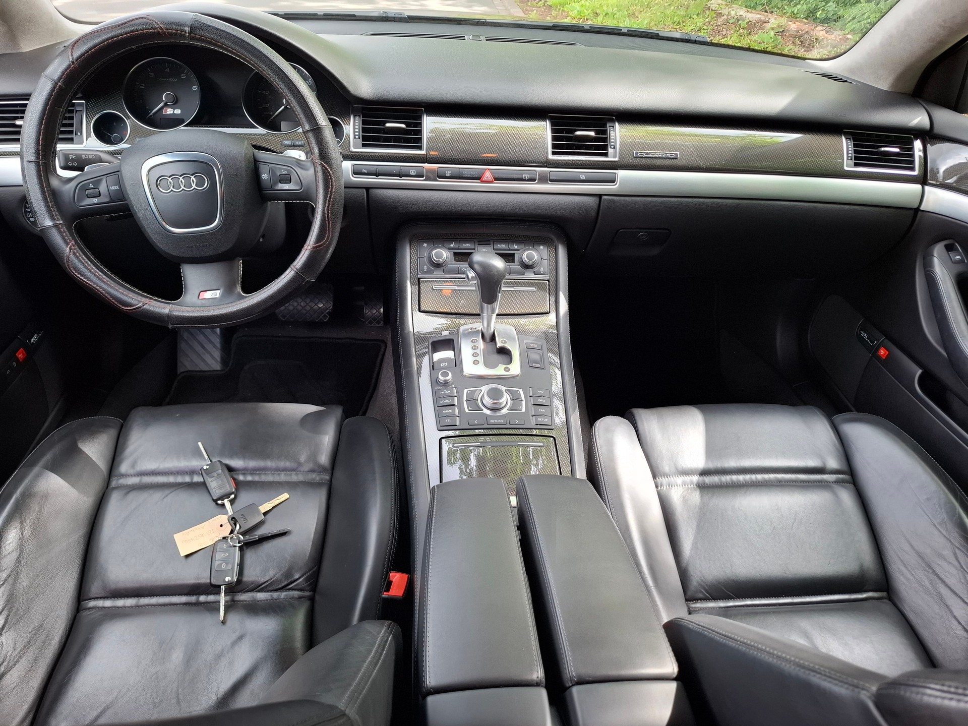 AUDI S8 5.2 V10 quattro tiptronic-image-2