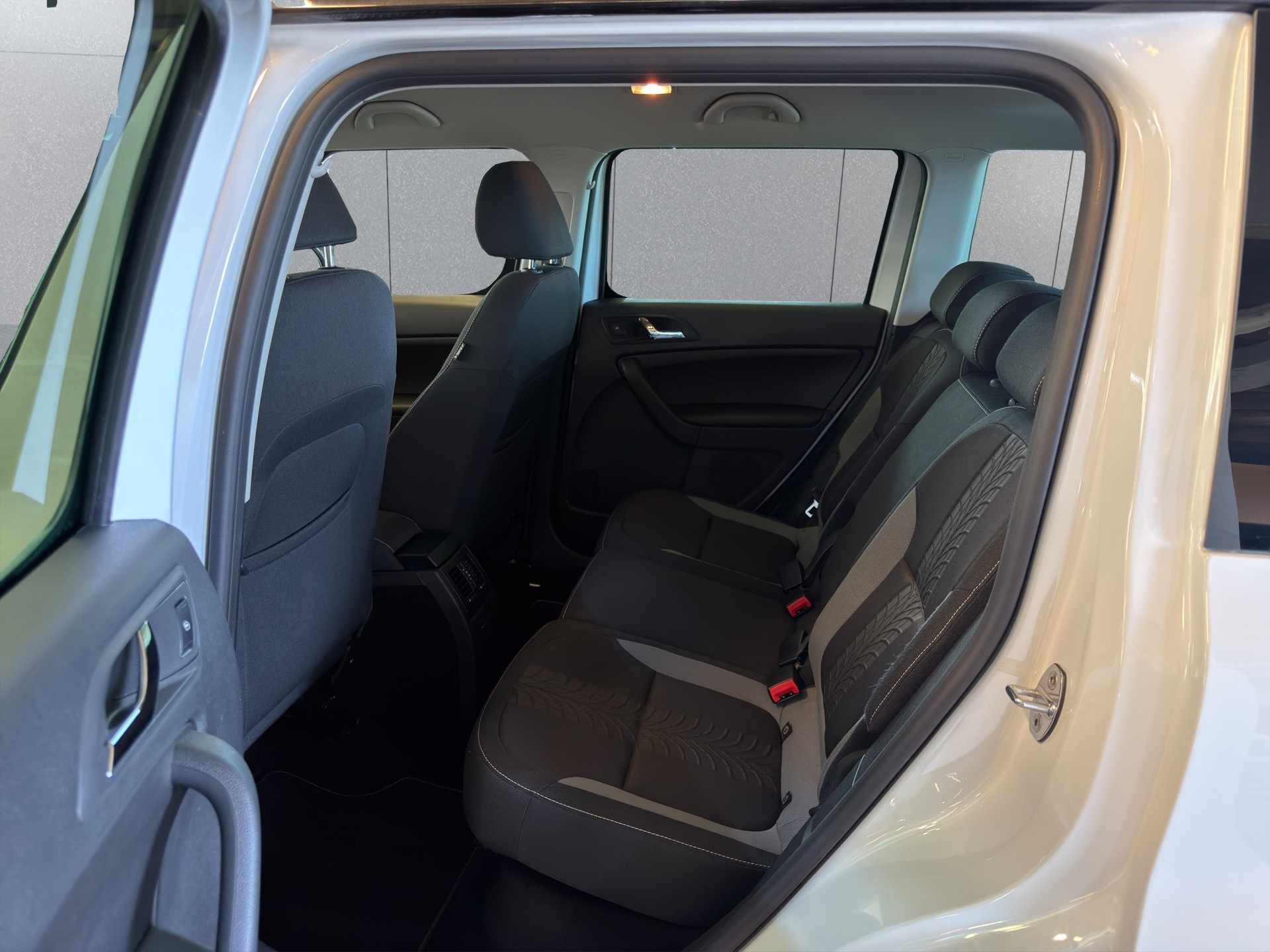 SKODA Yeti 1.4 TSI Outdoor Adventure 4x4 DSG*TOP ZUSTAND*TOP AUSSTATTUNG*NUR 45000 KM*AHK*-image-17
