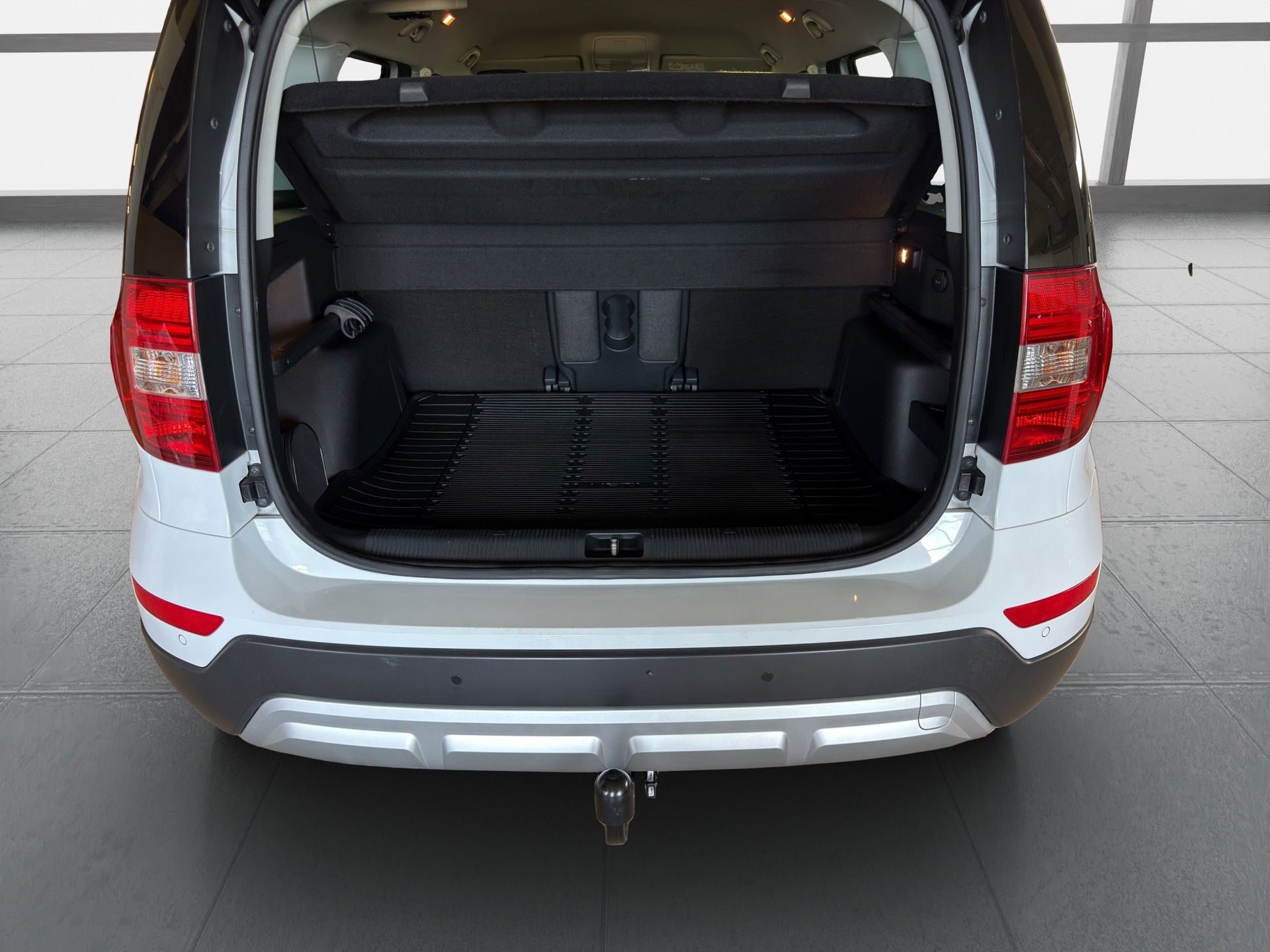 SKODA Yeti 1.4 TSI Outdoor Adventure 4x4 DSG*TOP ZUSTAND*TOP AUSSTATTUNG*NUR 45000 KM*AHK*-image-5