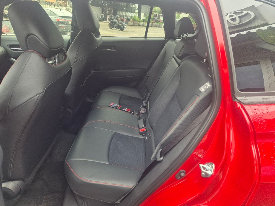 TOYOTA Corolla Cross 2.0 GR Sport e-CVT AWD-image-7