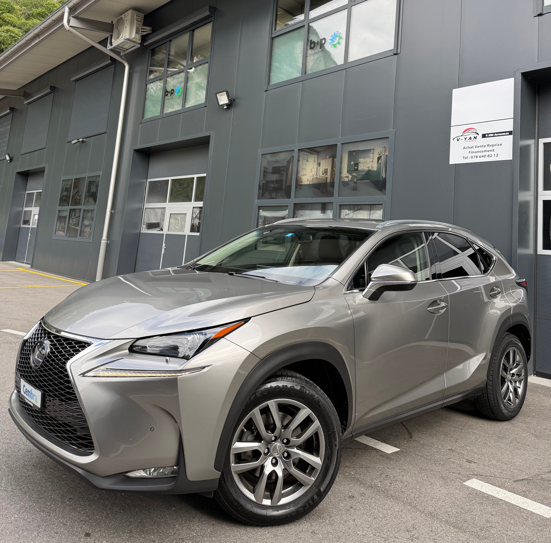 LEXUS NX 300h impression E-Four Automatic-image-0