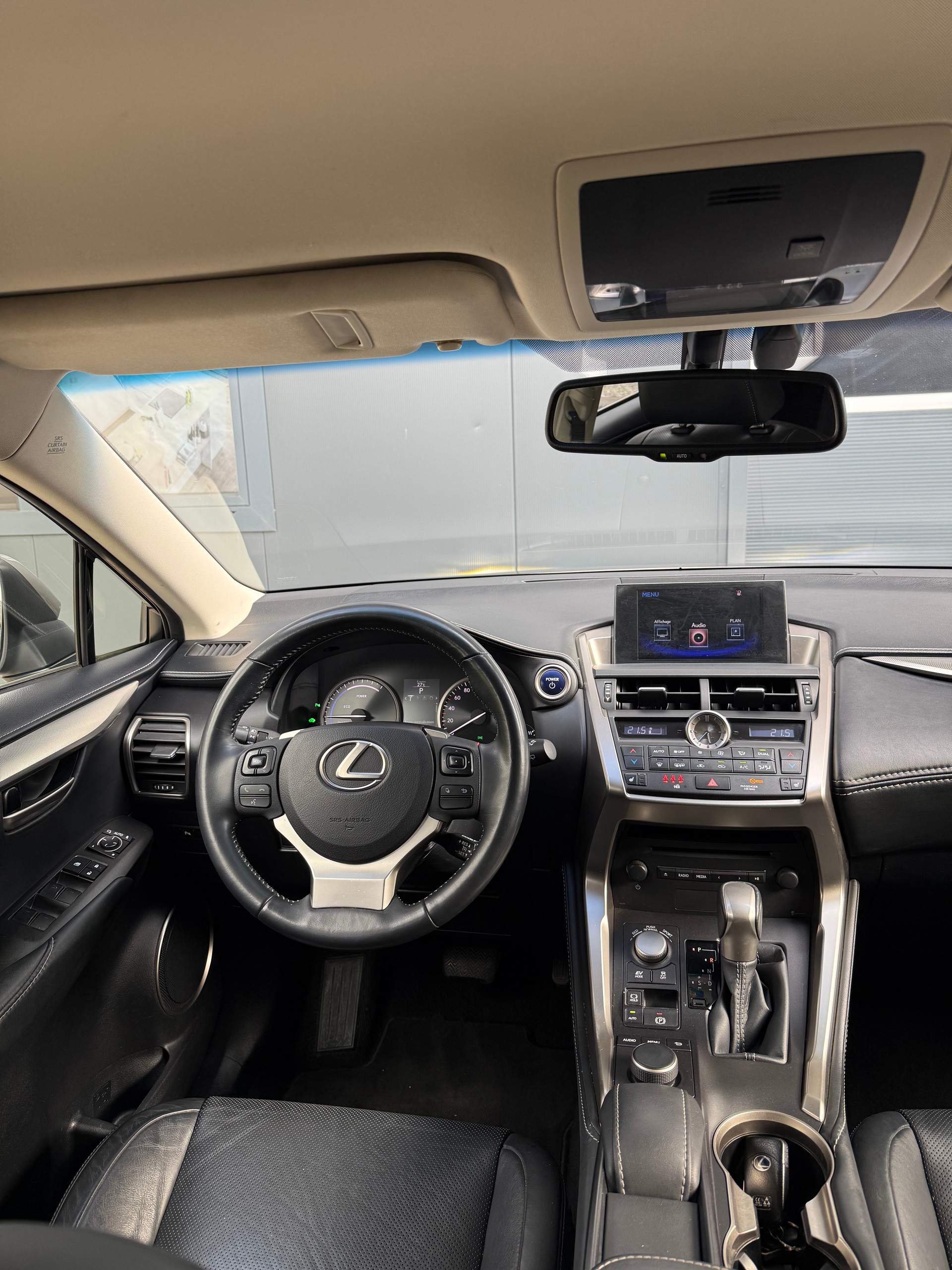 LEXUS NX 300h impression E-Four Automatic-image-9