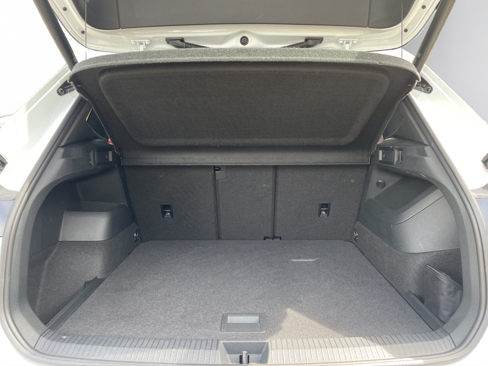 VW Tiguan 2.0 TDI SCR R-Line 4Motion DSG-image-19