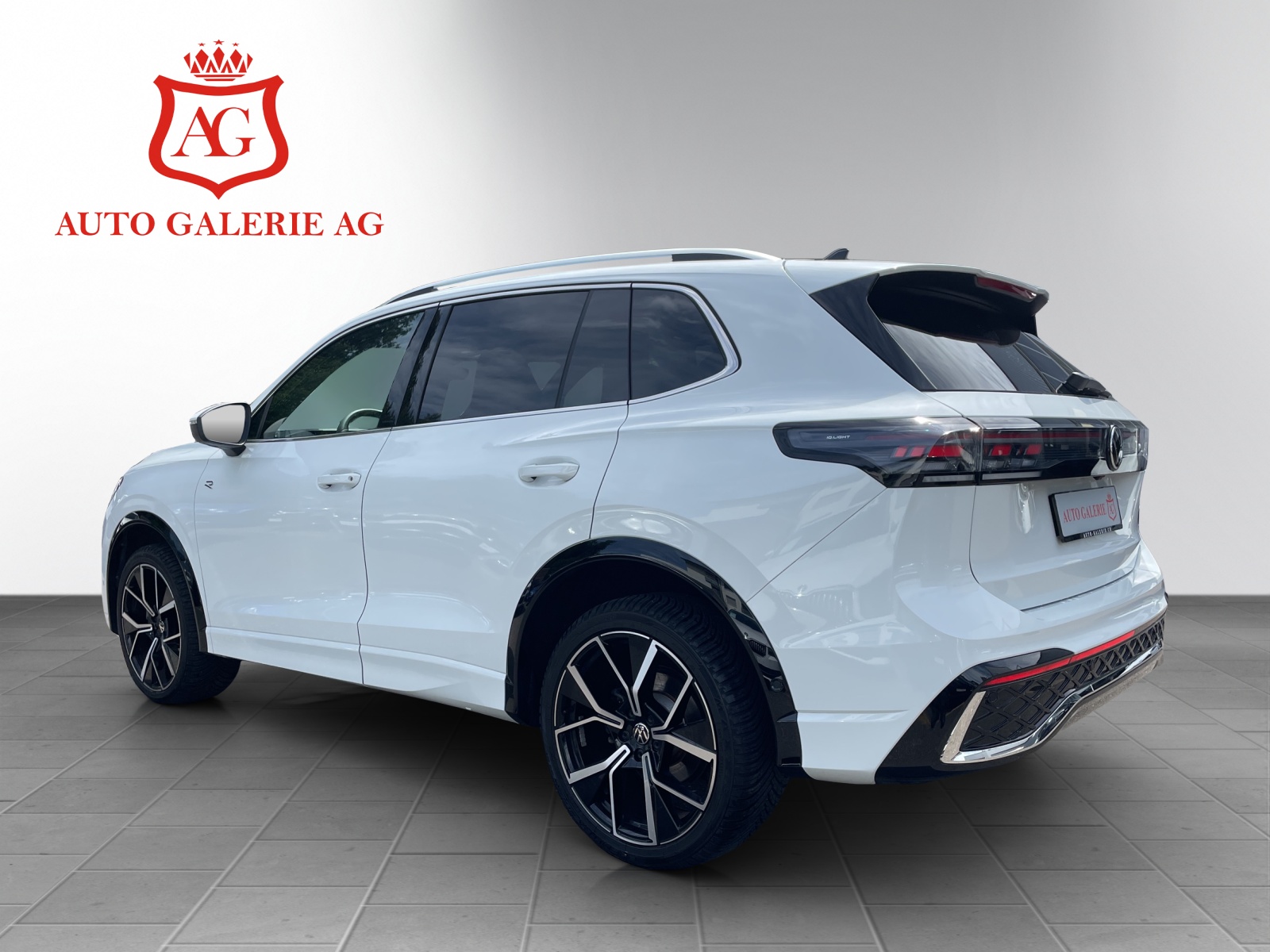VW Tiguan 2.0 TDI SCR R-Line 4Motion DSG-image-1
