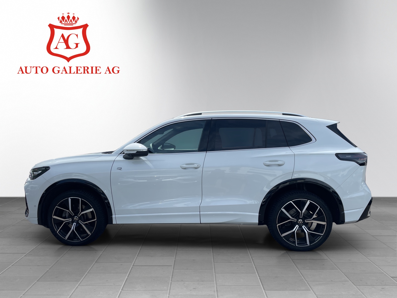 VW Tiguan 2.0 TDI SCR R-Line 4Motion DSG-image-2
