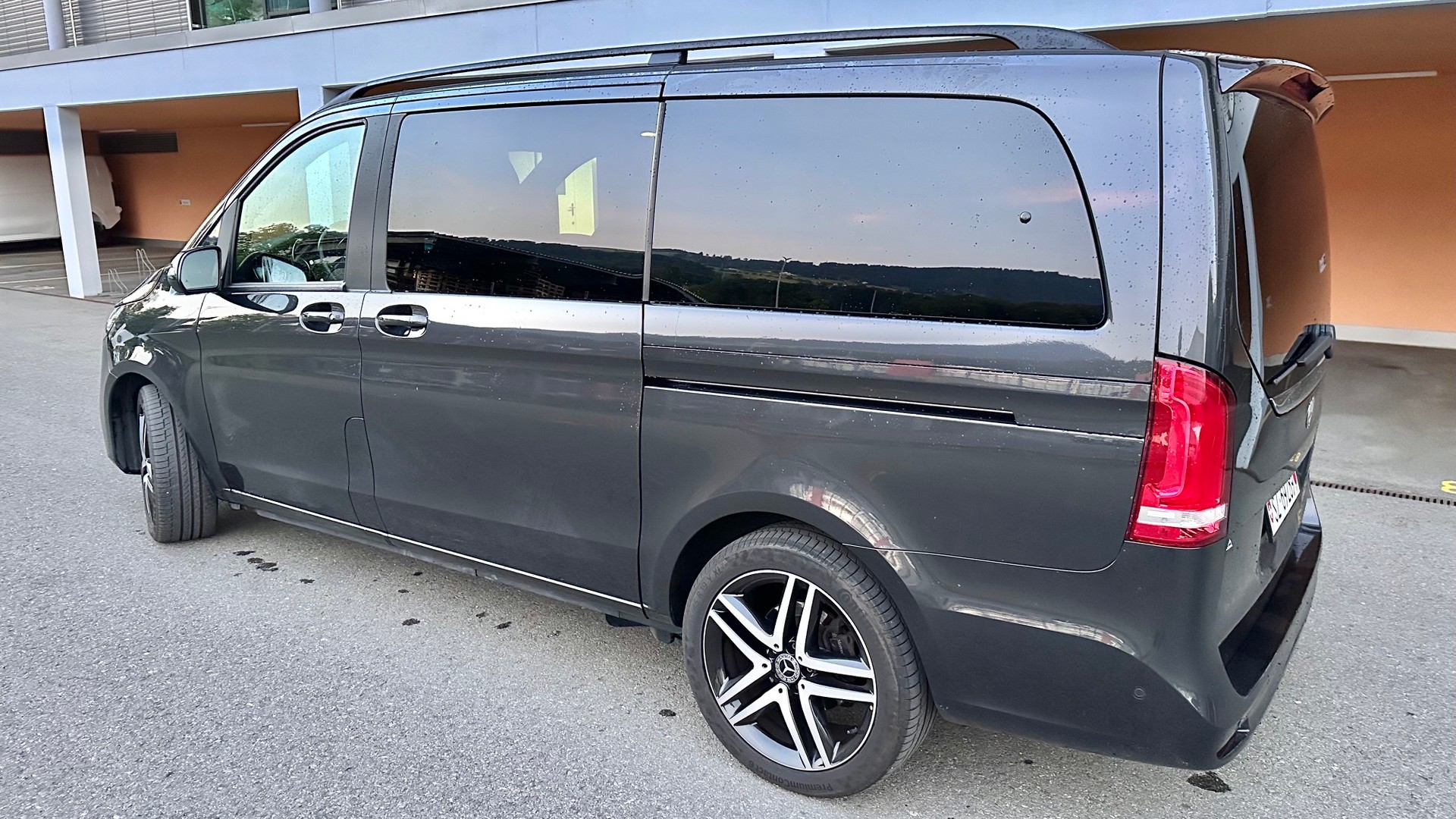 MERCEDES-BENZ V 300 d Avantgarde lang 4Matic-image-1