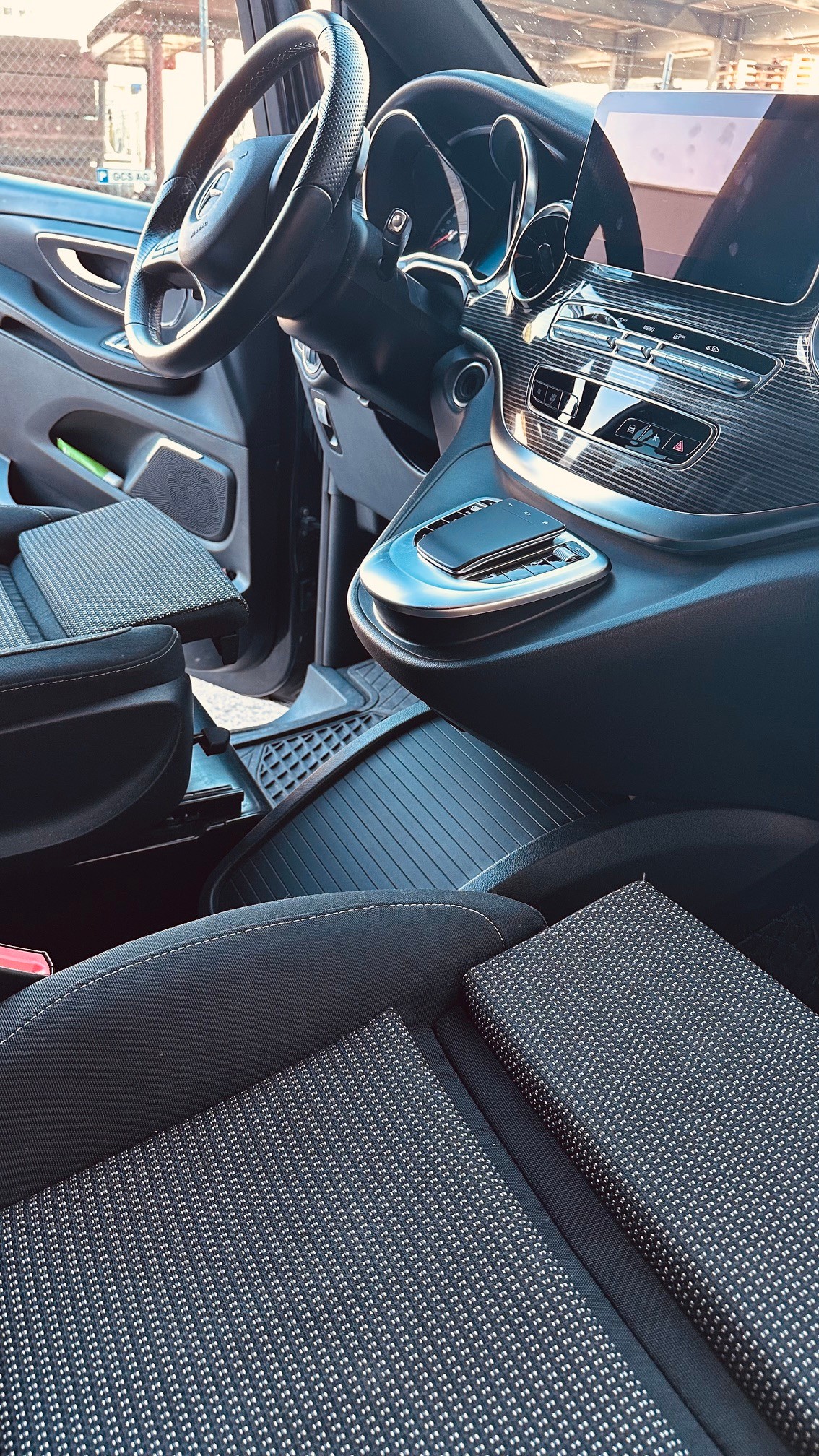MERCEDES-BENZ V 300 d Avantgarde lang 4Matic-image-3