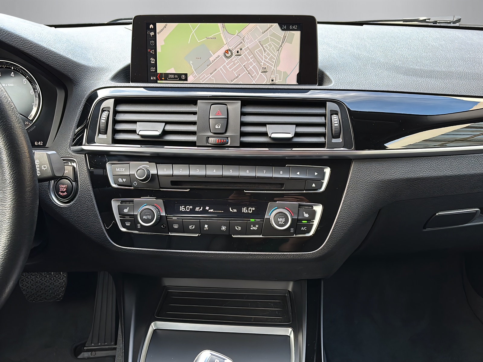 BMW 118i Essential Ed.-image-5
